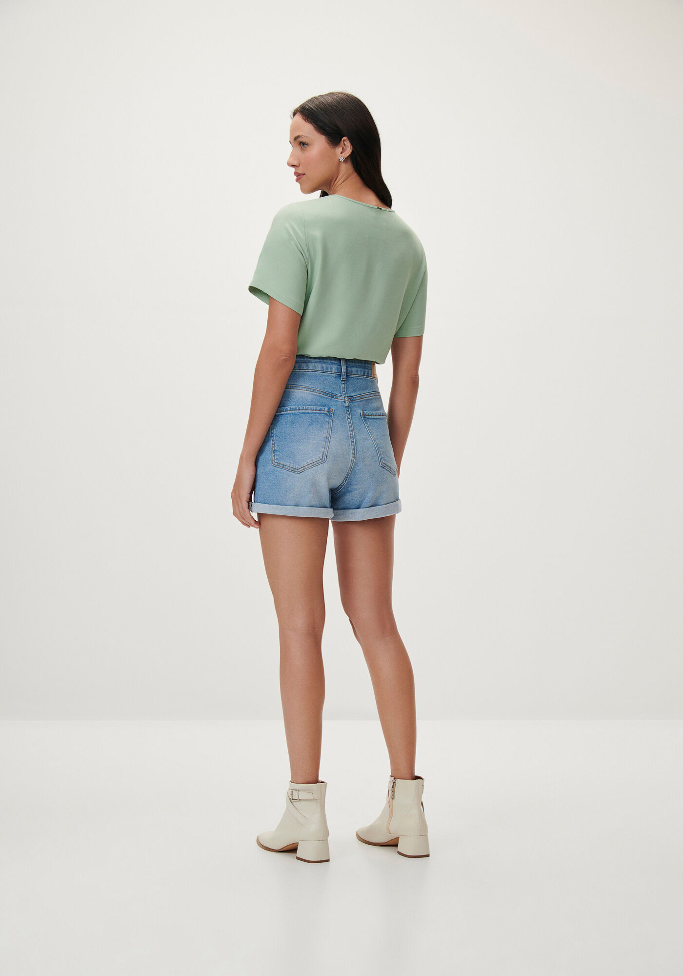 Blusa Cropped em Crepe com P&eacute;rolas, , large.