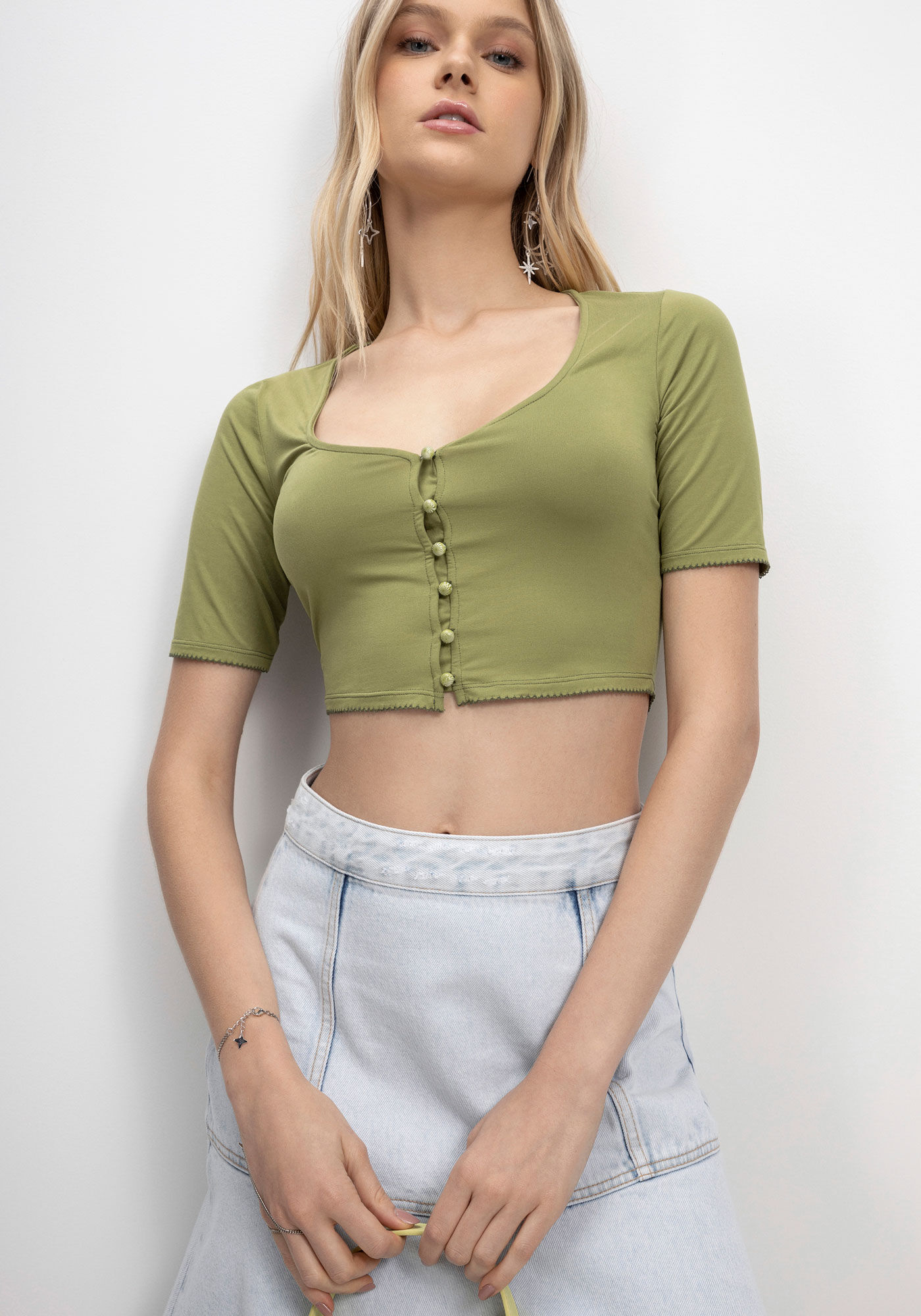 Blusa Cropped em Malha Aveludada com Bot&otilde;es, , large.