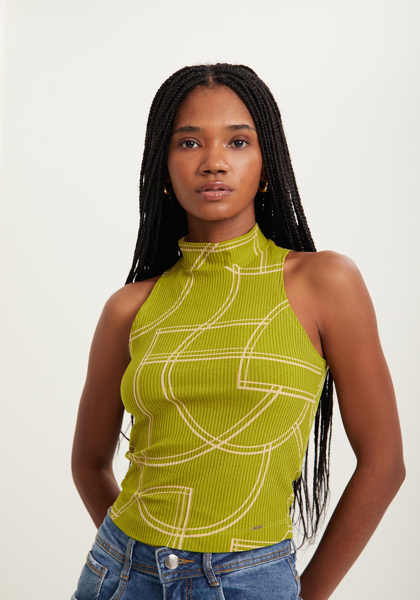 Blusa Estampada Sem Mangas Com Gola Alta Em Malha Canelada, , large.
