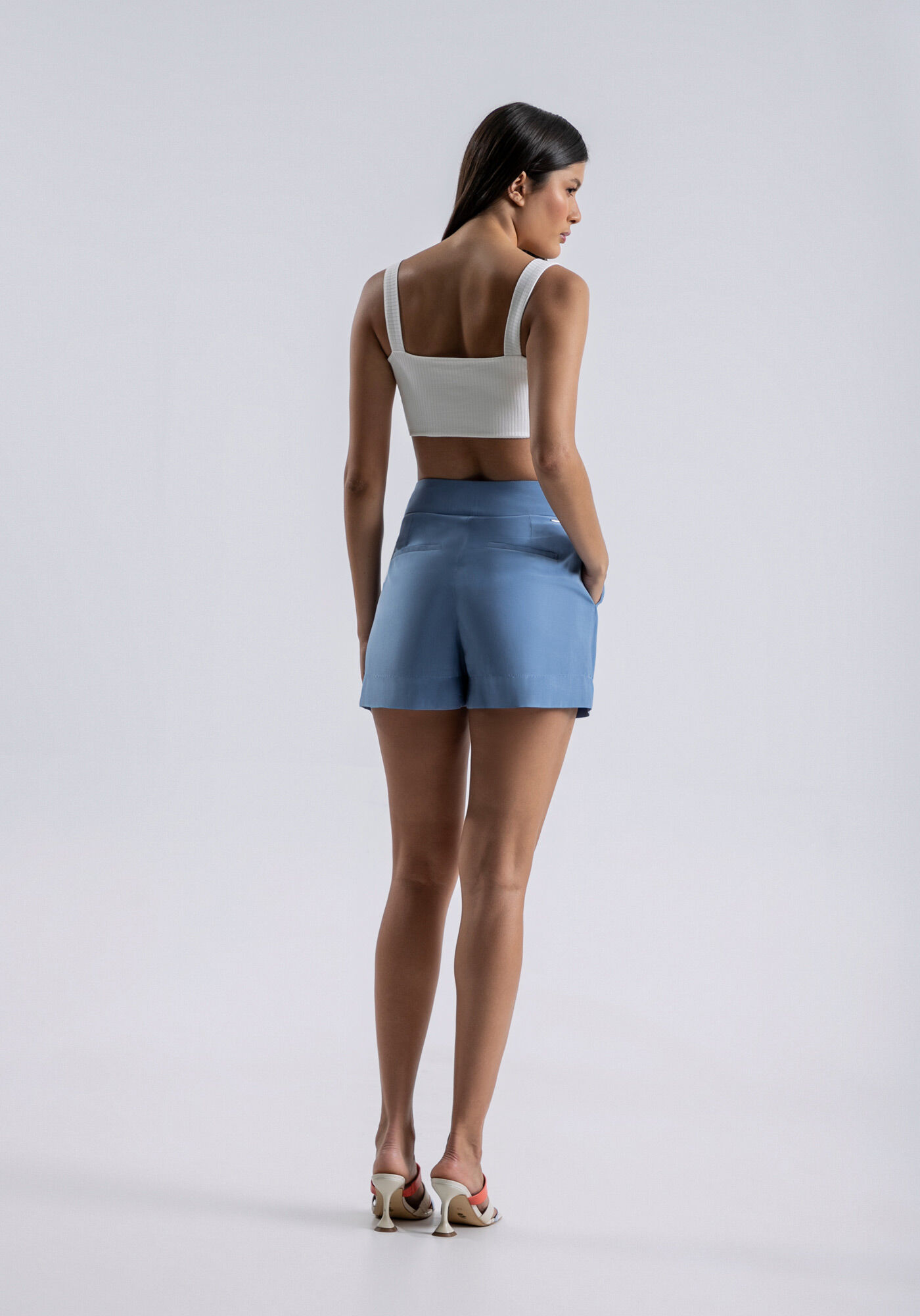 Shorts Cintura M&eacute;dia em Viscose com Bolsos, , large.