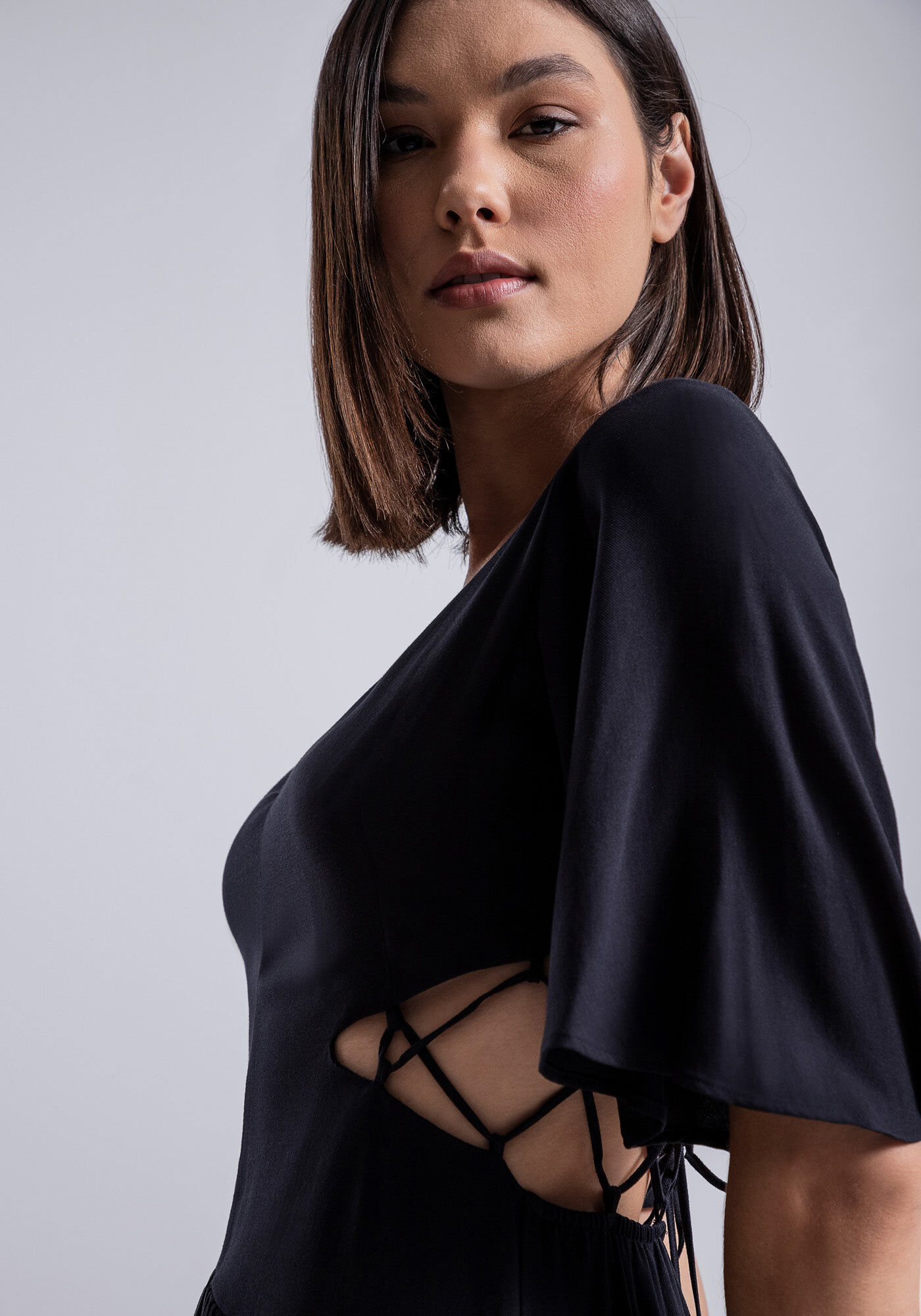 Vestido Midi em Viscose com Cut Out Amarra&ccedil;&atilde;o, , large.