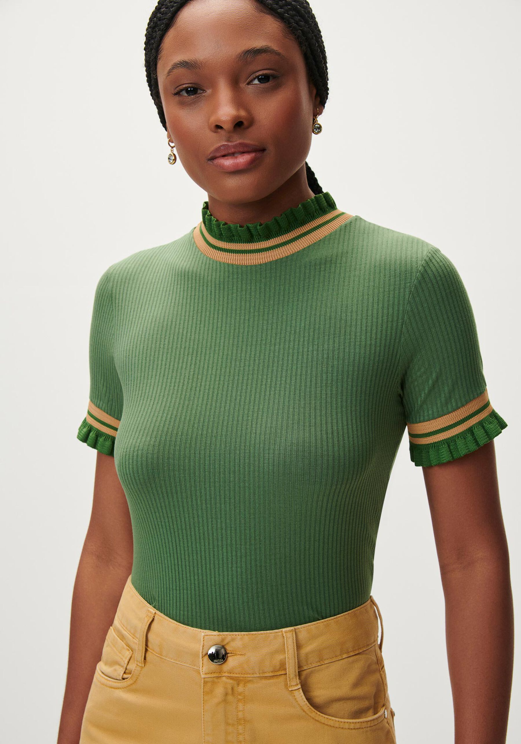 Blusa Canelada com Gola Alta Retilínea, . Blusa Canelada com Gola Alta Retilínea, , large.