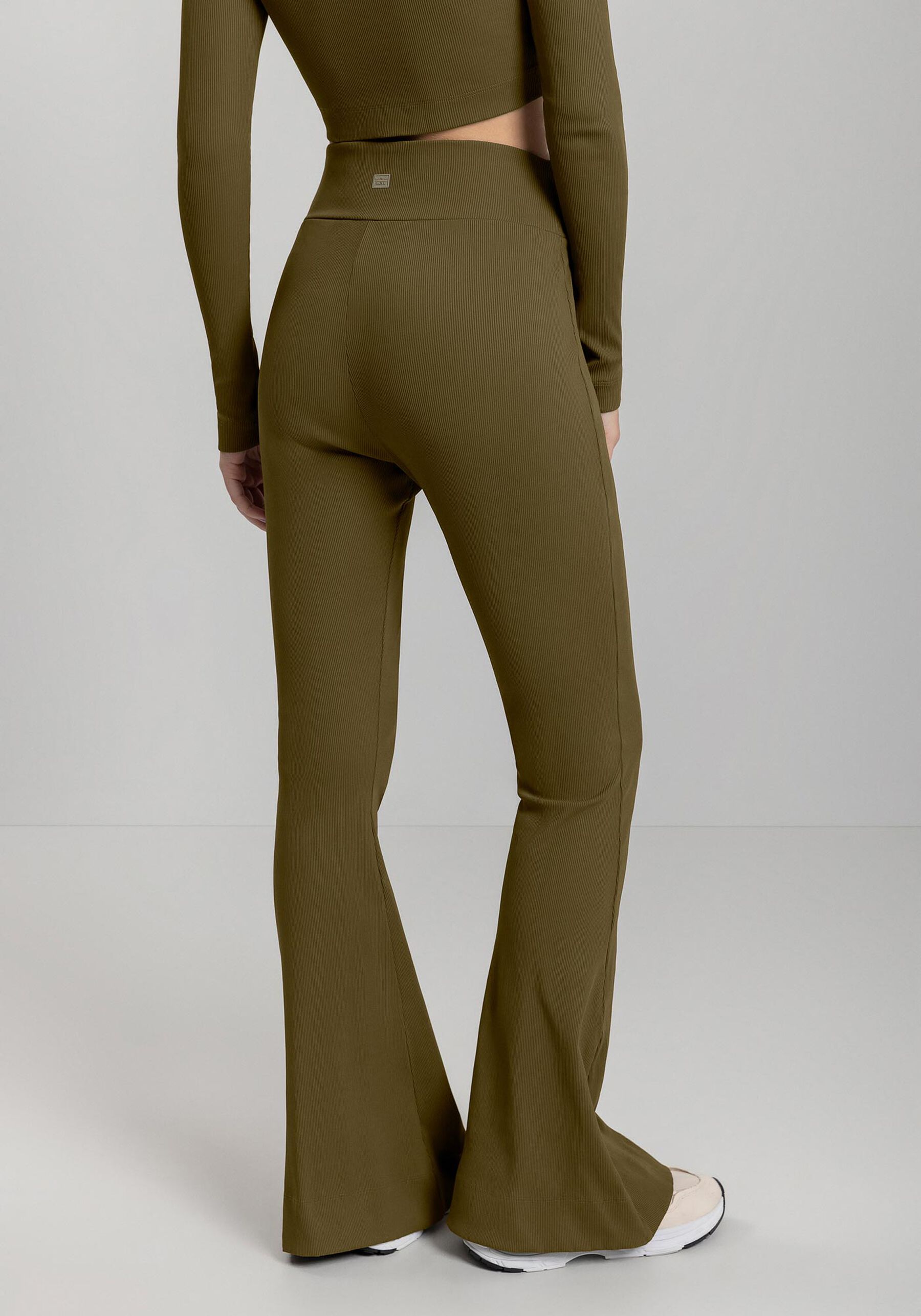 Calça Reta Com Cintura Alta E Proteção Solar Move, VERDE. Calça Reta Com Cintura Alta E Proteção Solar Move, VERDE, large.