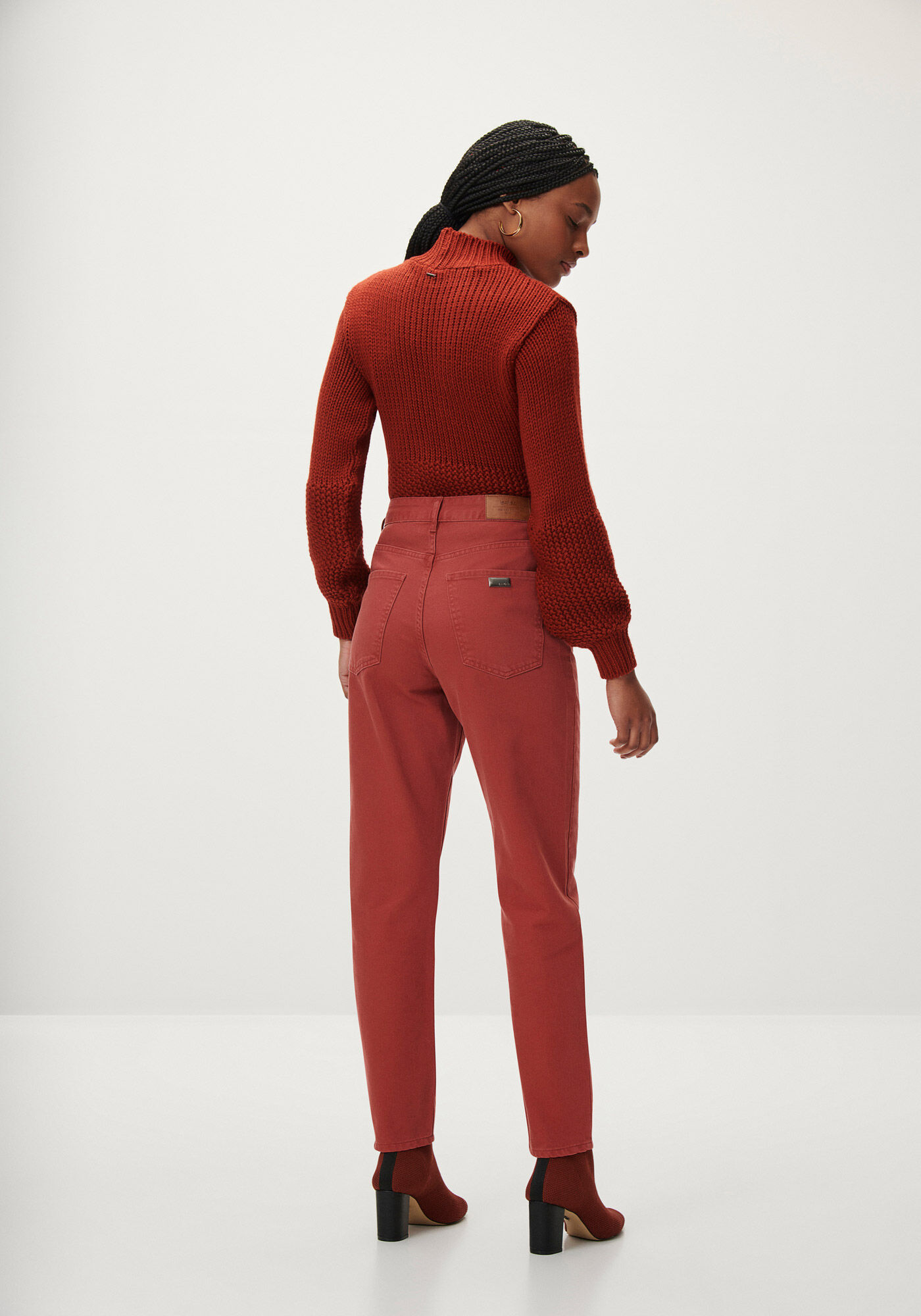 Cal&ccedil;a Sarja Mom Cropped Super Alta com Prega Barra, MARROM MUSTANG, large.