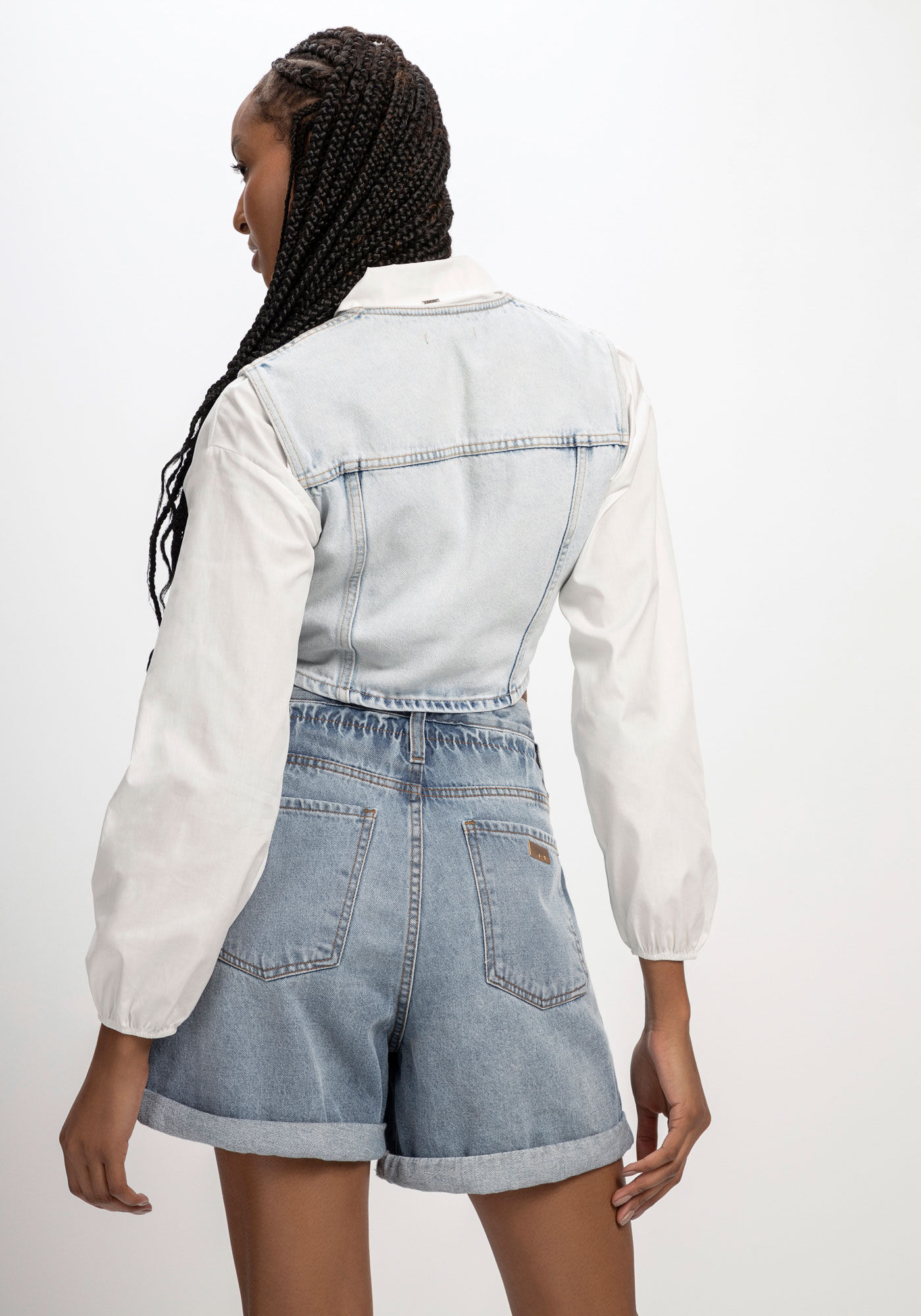 Shorts Jeans Mom Super Alto com Detalhe C s Lez a Lez