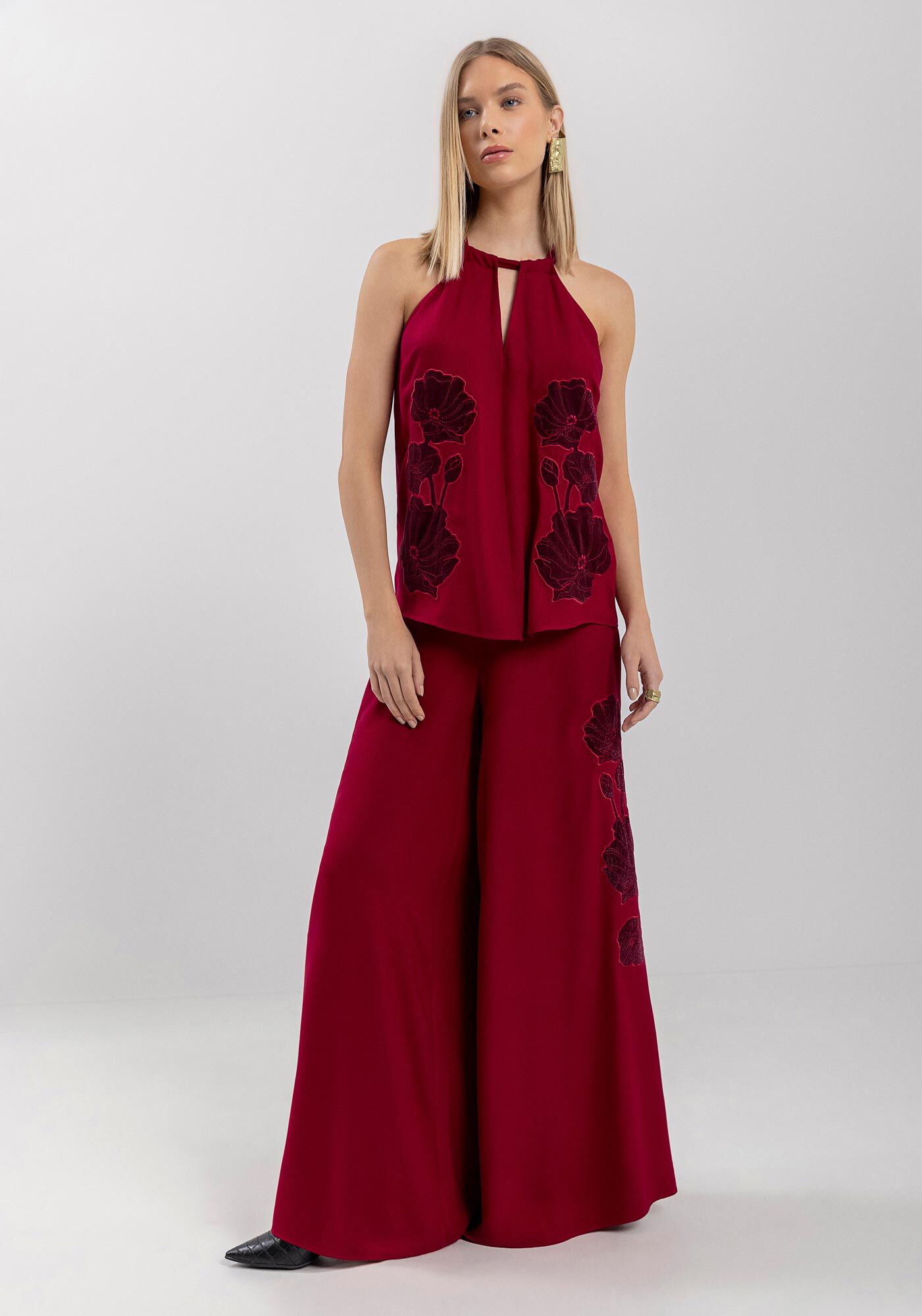 Cal&ccedil;a Pantalona Em Crepe De Viscose Com Bordado Lateral, VERMELHO FLAMBOYANT, large.