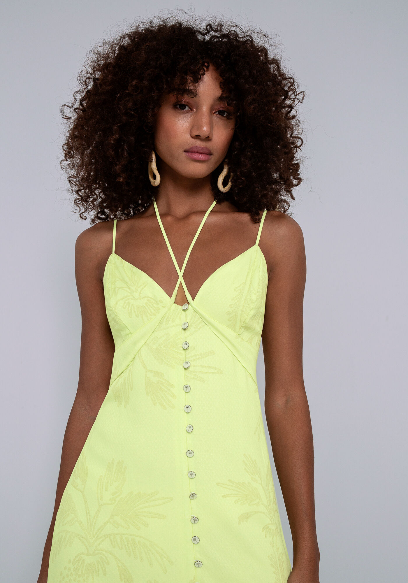 Vestido Longo em Viscose com Fenda e Bot&otilde;es, DENDE, large.