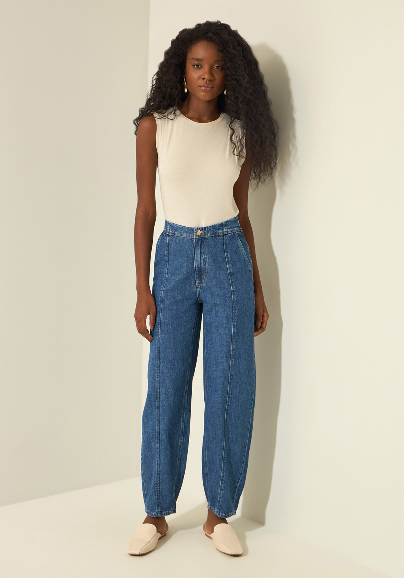 Cal&ccedil;a Jeans Barrel De Cintura Alta Com Recortes, JEANS, large.