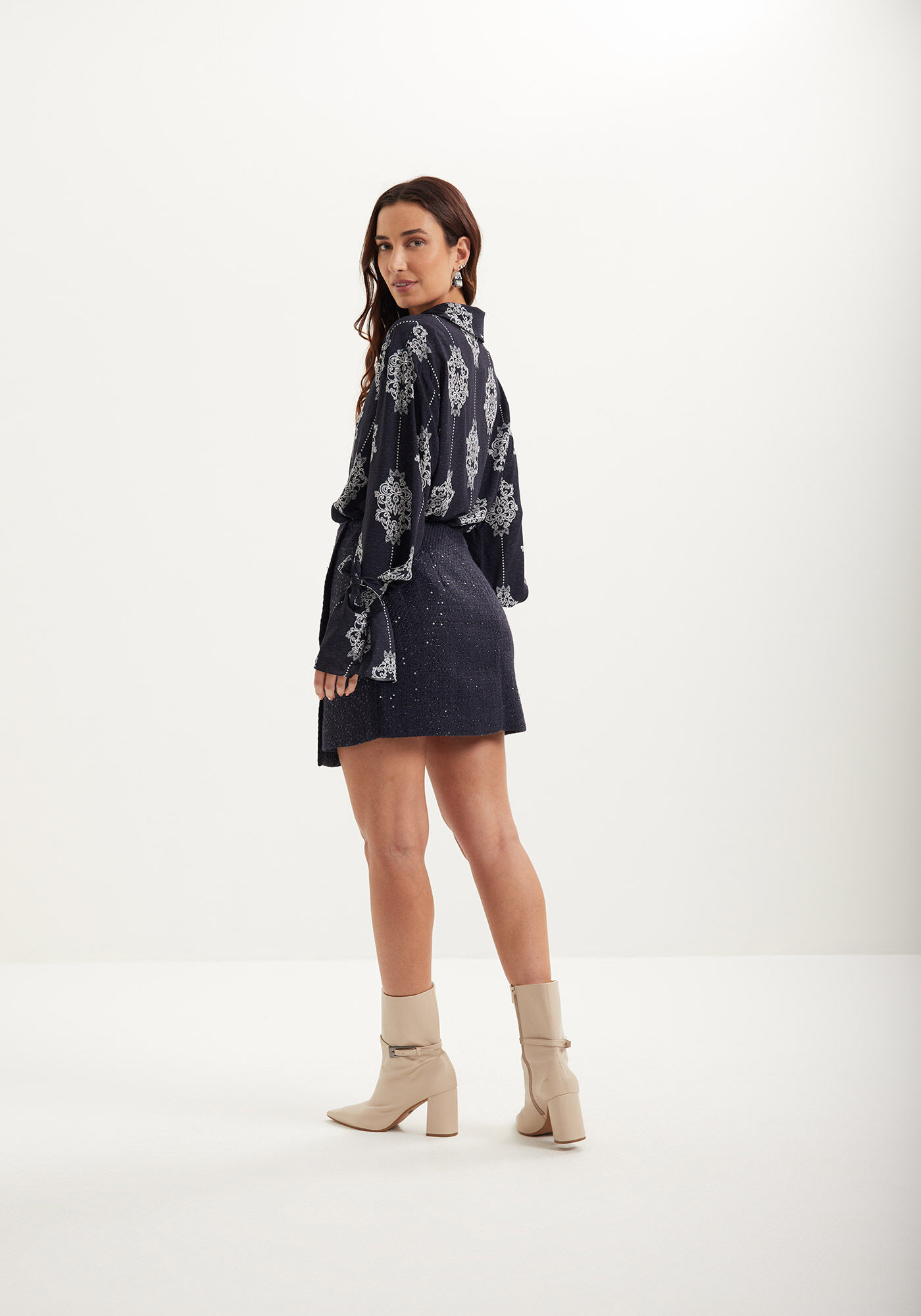 Camisa Alongada Estampada Em Viscose Com Amarra&ccedil;&otilde;es, , large.