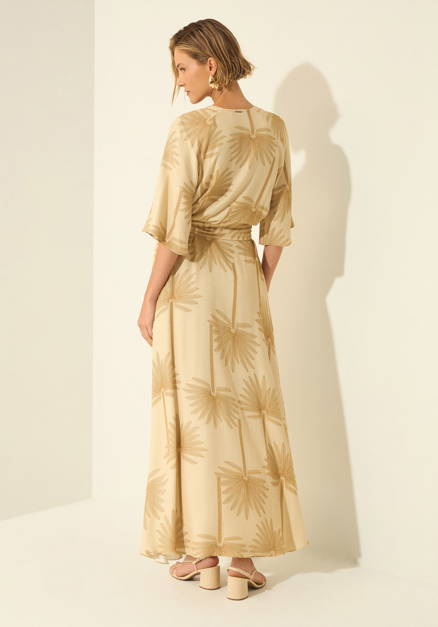 Vestido Longo Estampado Com Mangas Curtas E Bot&otilde;es, PIACAVA BEGE, large.