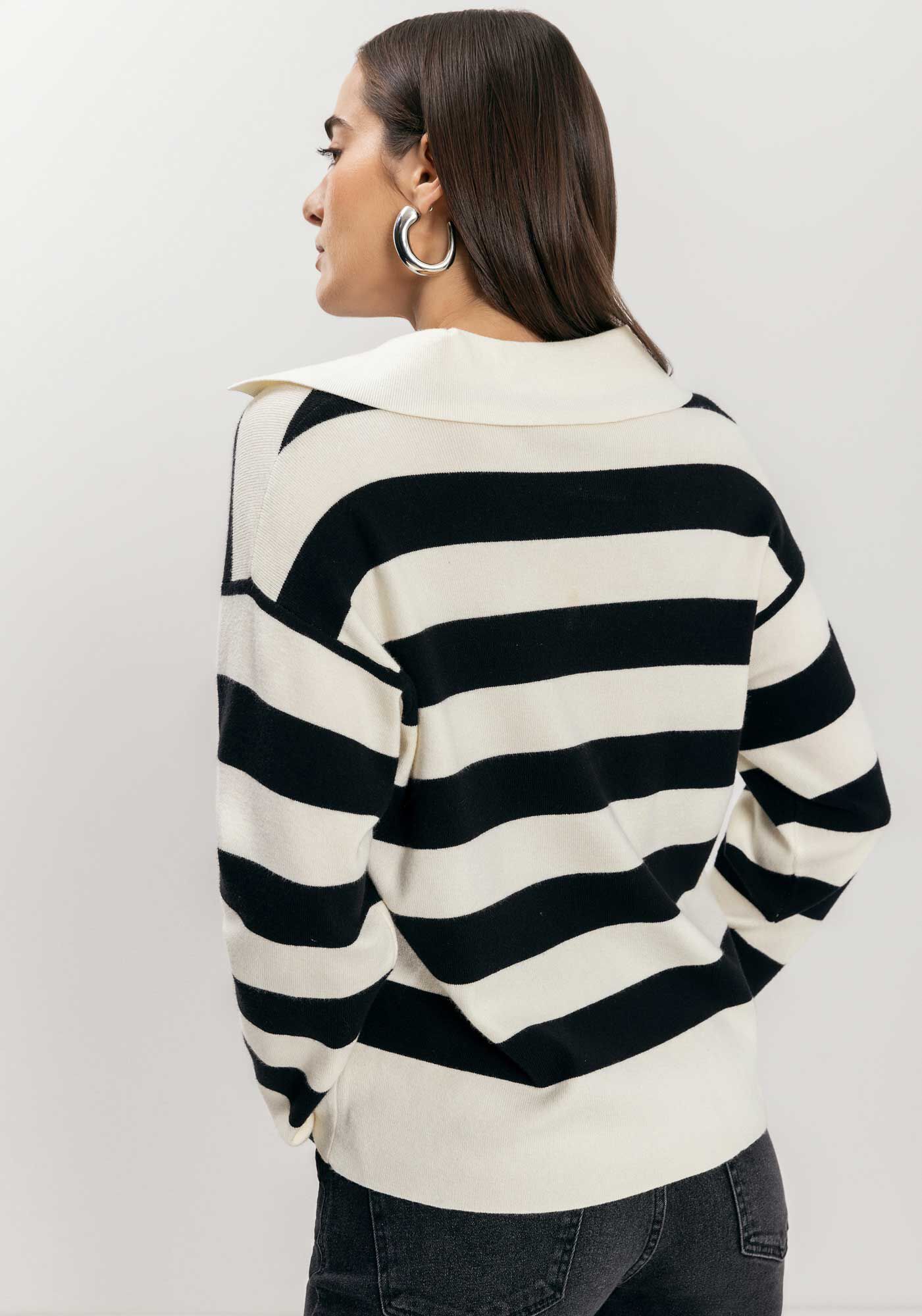 Blus&atilde;o Listrado Em Tric&ocirc; Com Gola E Decote Em V, , large.