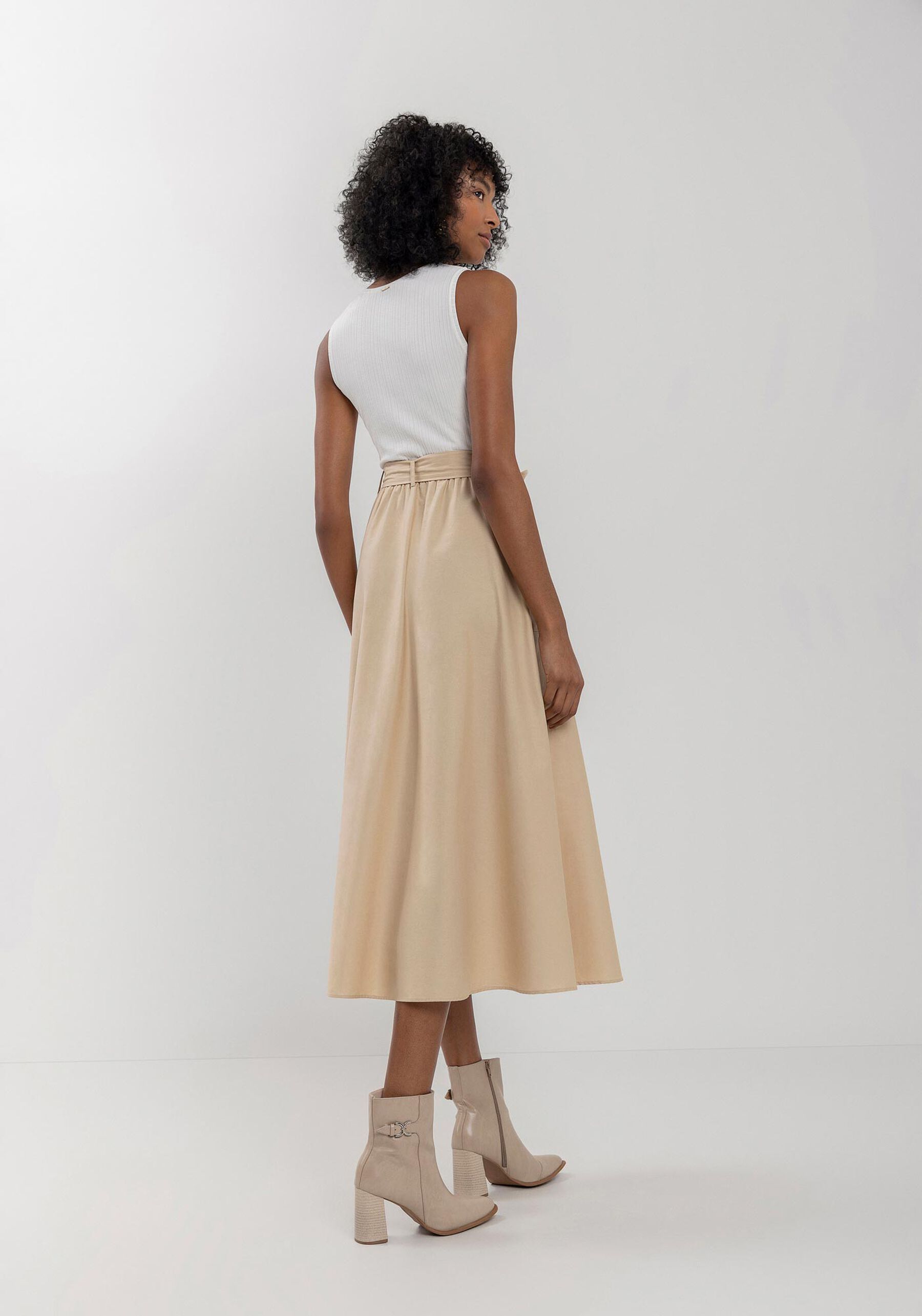 Vestido Midi Chá Em Tafetá De Algodão Com Faixa Afivelada, . Vestido Midi Chá Em Tafetá De Algodão Com Faixa Afivelada, , large.