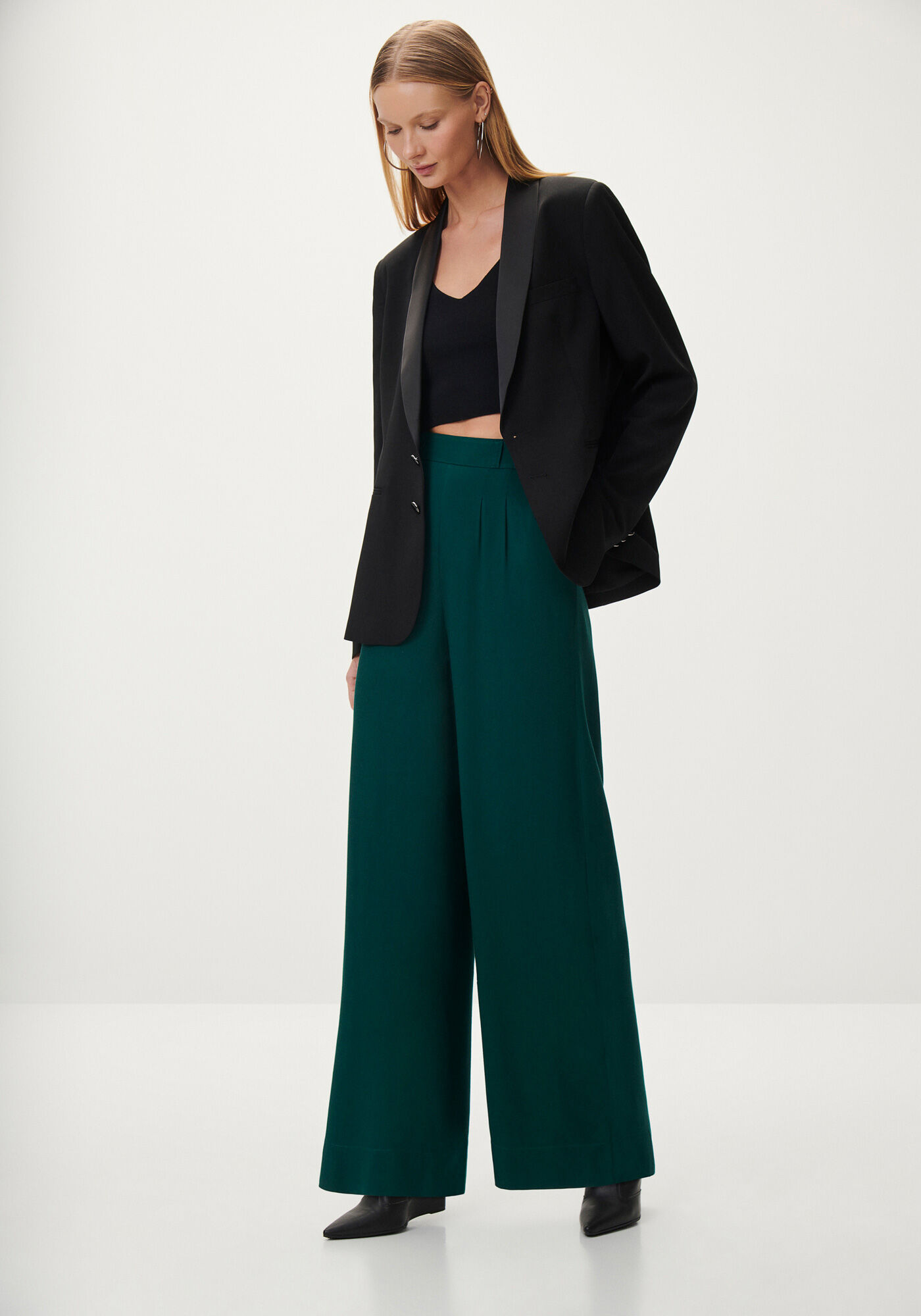 Cal&ccedil;a Pantalona em Viscose Alfaiataria, , large.