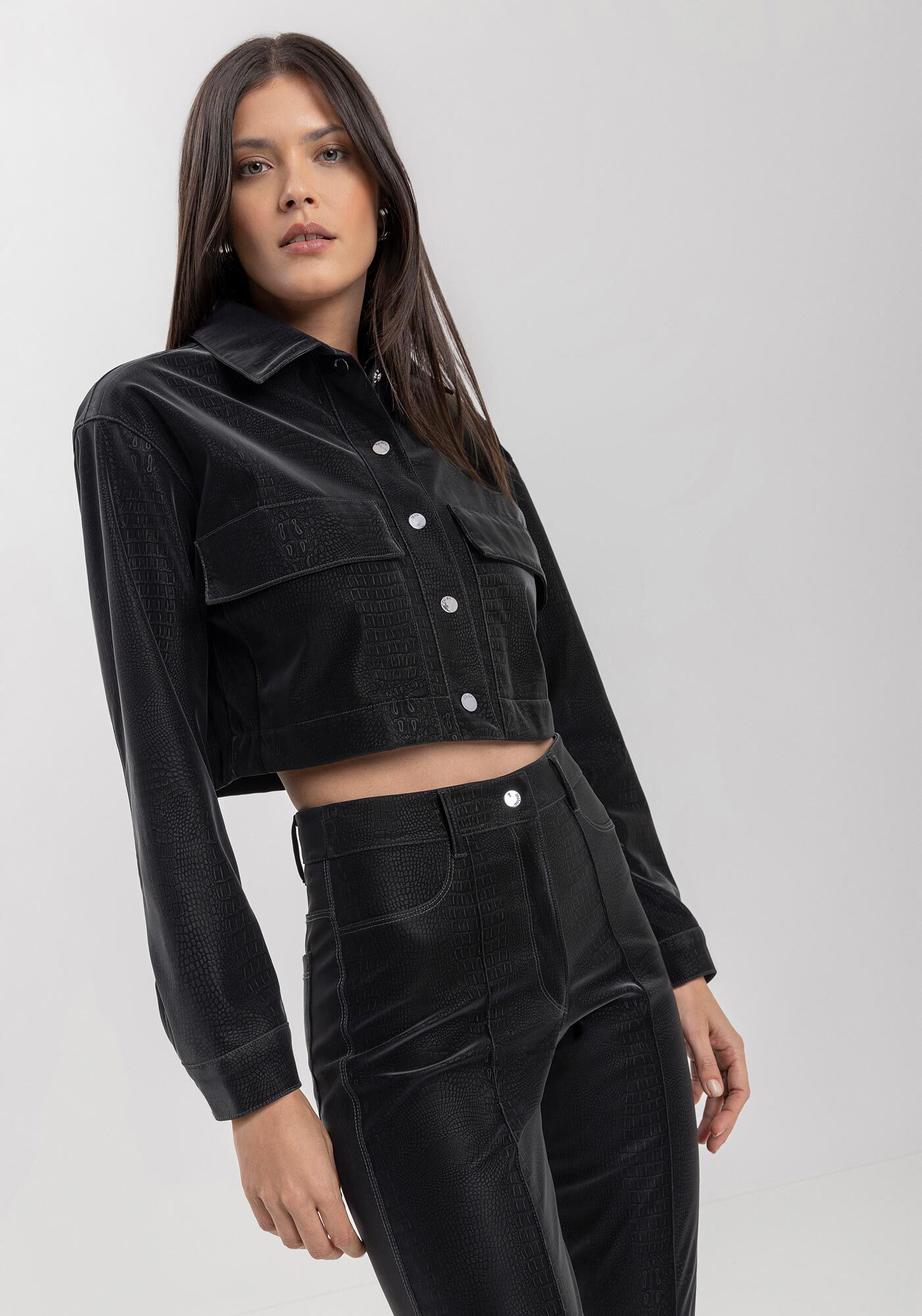 Jaqueta Curta Com Bot&otilde;es Em Malha Leather, PRETO REATIVO, large.