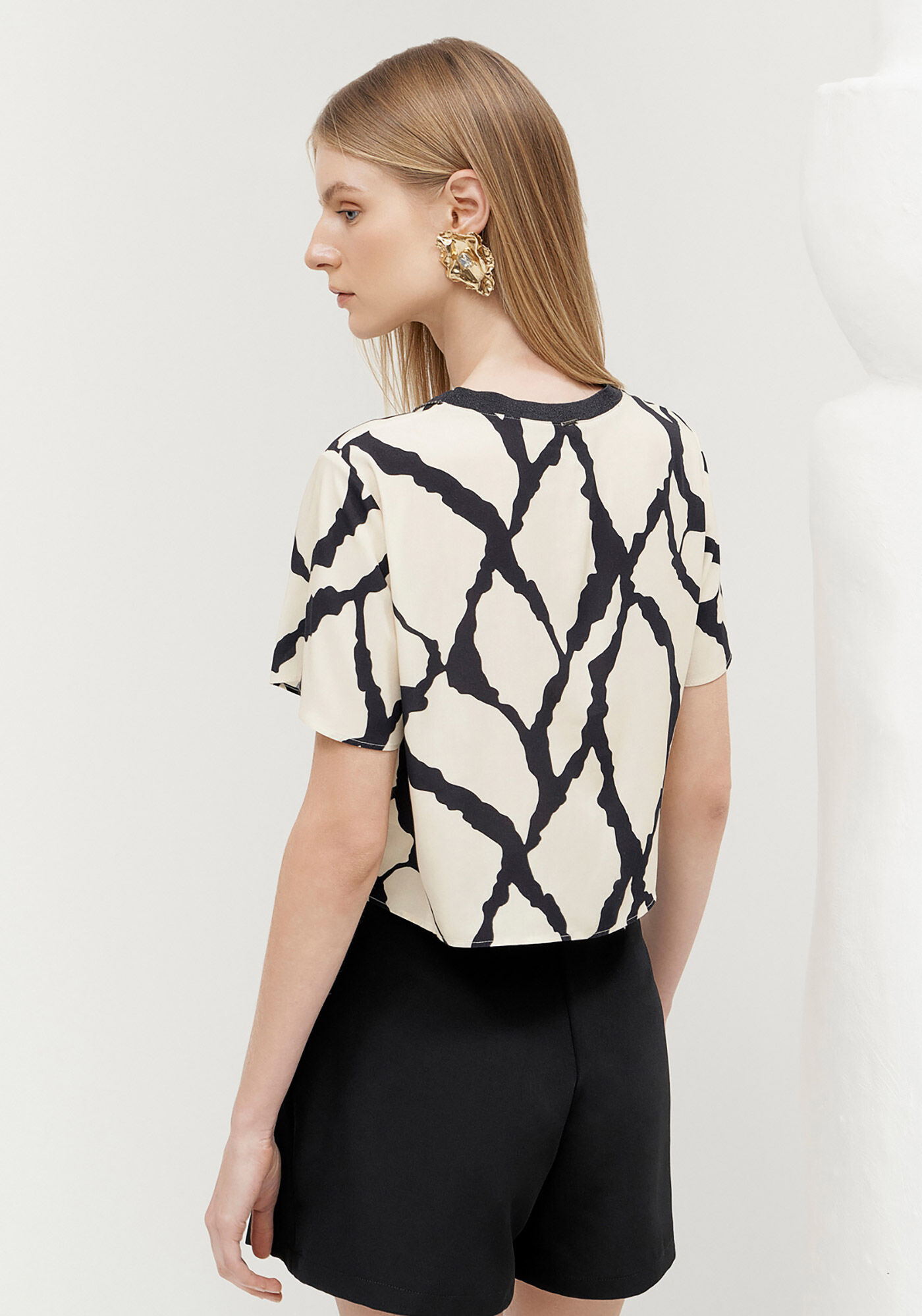 Blusa em Viscose com Strass Gola, GROUND, large.