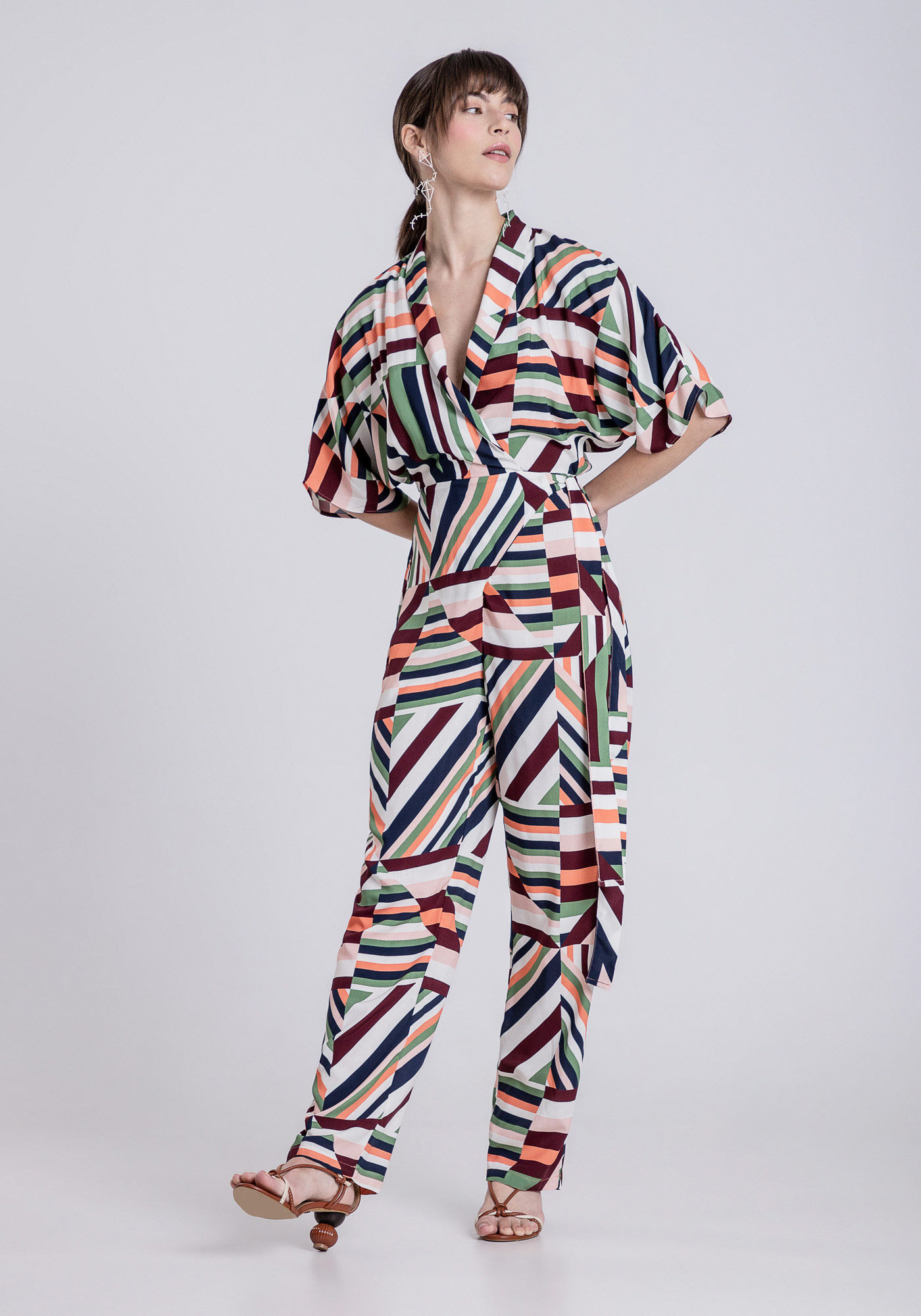 Macac&atilde;o Transpassado em Viscose Estampado, PIPA, large.