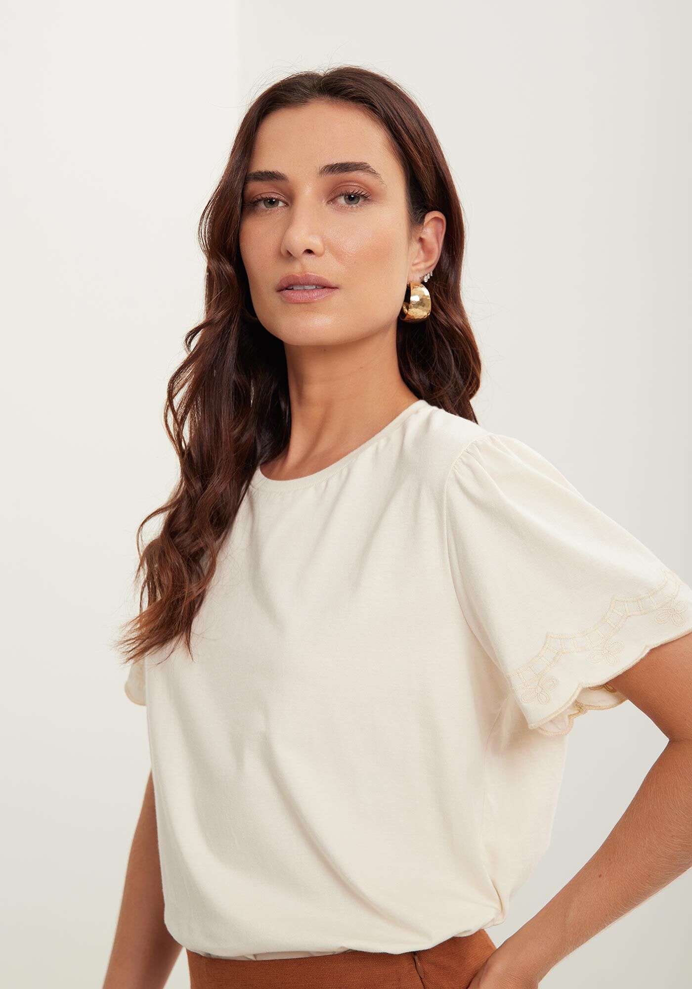 Blusa T-shirt Com Mangas Curtas Bordadas Em Algod&atilde;o Penteado, , large.