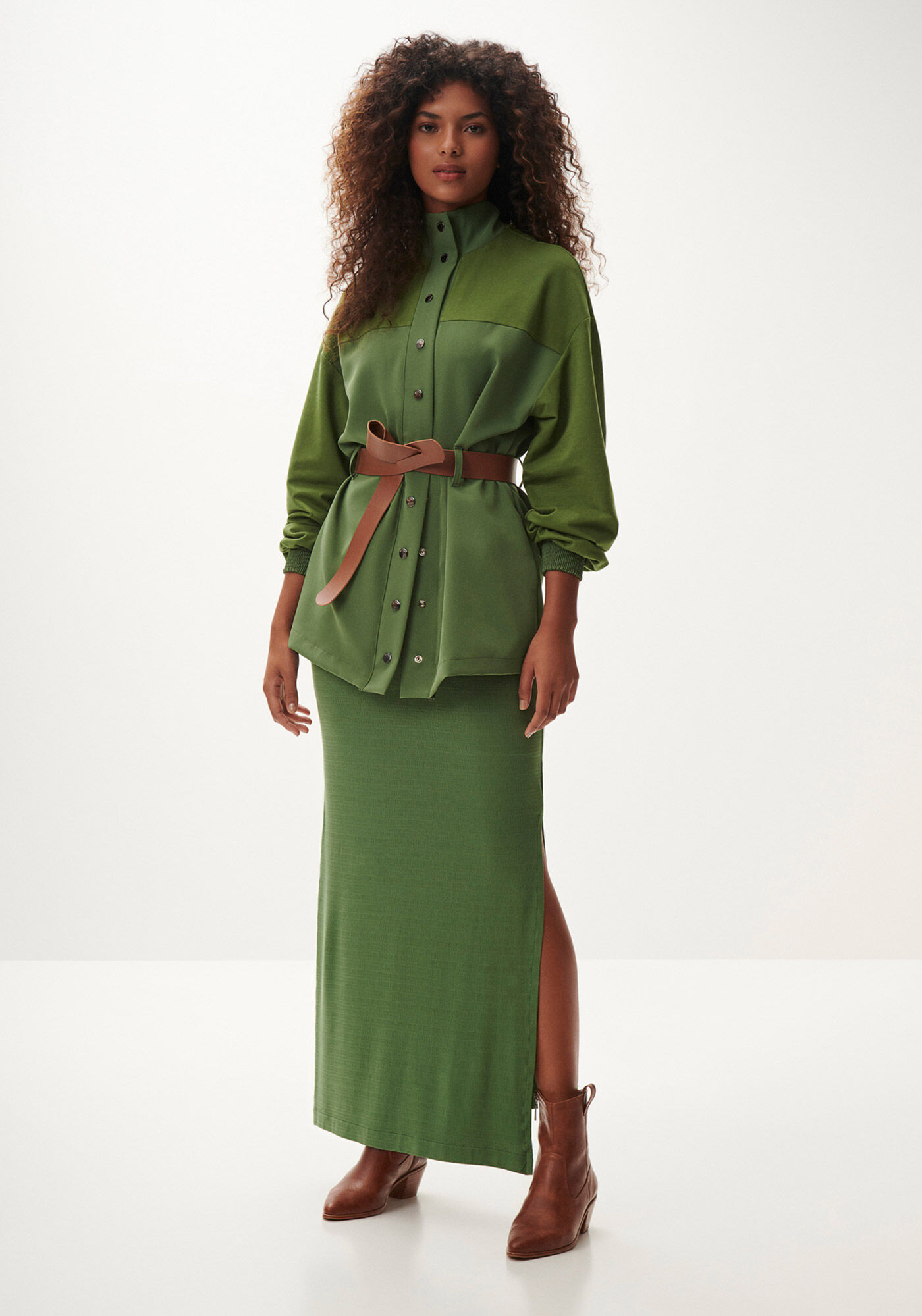 Vestido Longo Ombro S&oacute; em Malha com Cinto, , large.