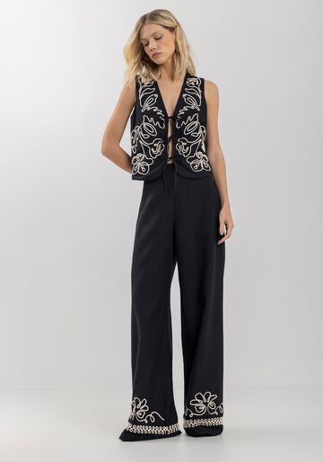 Calça Pantalona Com Cintura Alta E Bordados Em Alto Relevo, PRETO. Calça Pantalona Com Cintura Alta E Bordados Em Alto Relevo, PRETO, large.