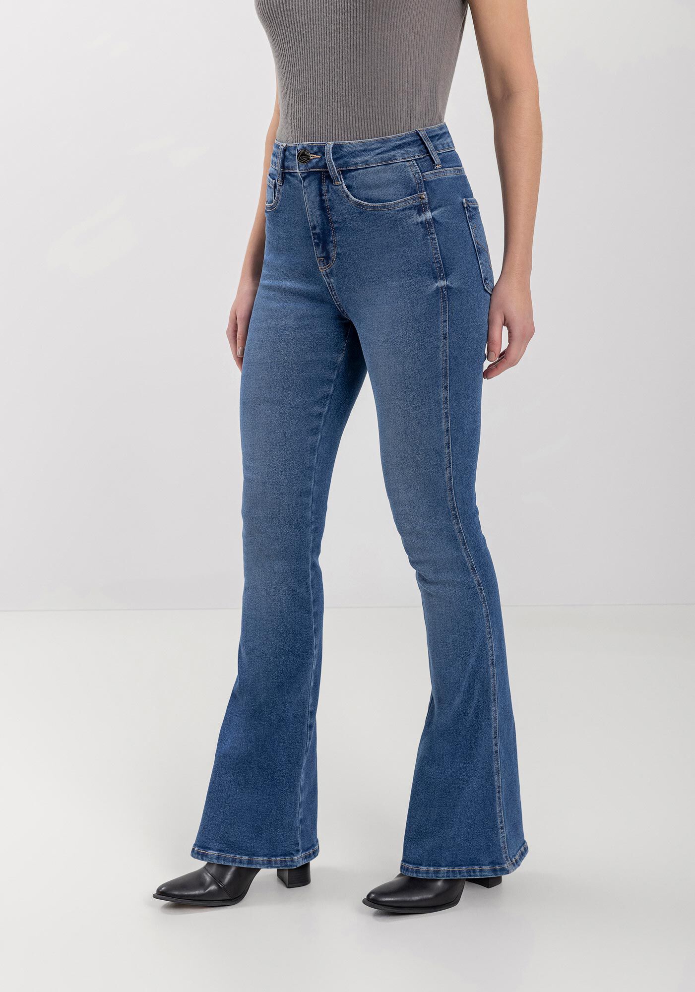 Cal&ccedil;a Jeans Flare Com Cintura Alta E Tecnologia Perfect, , large.