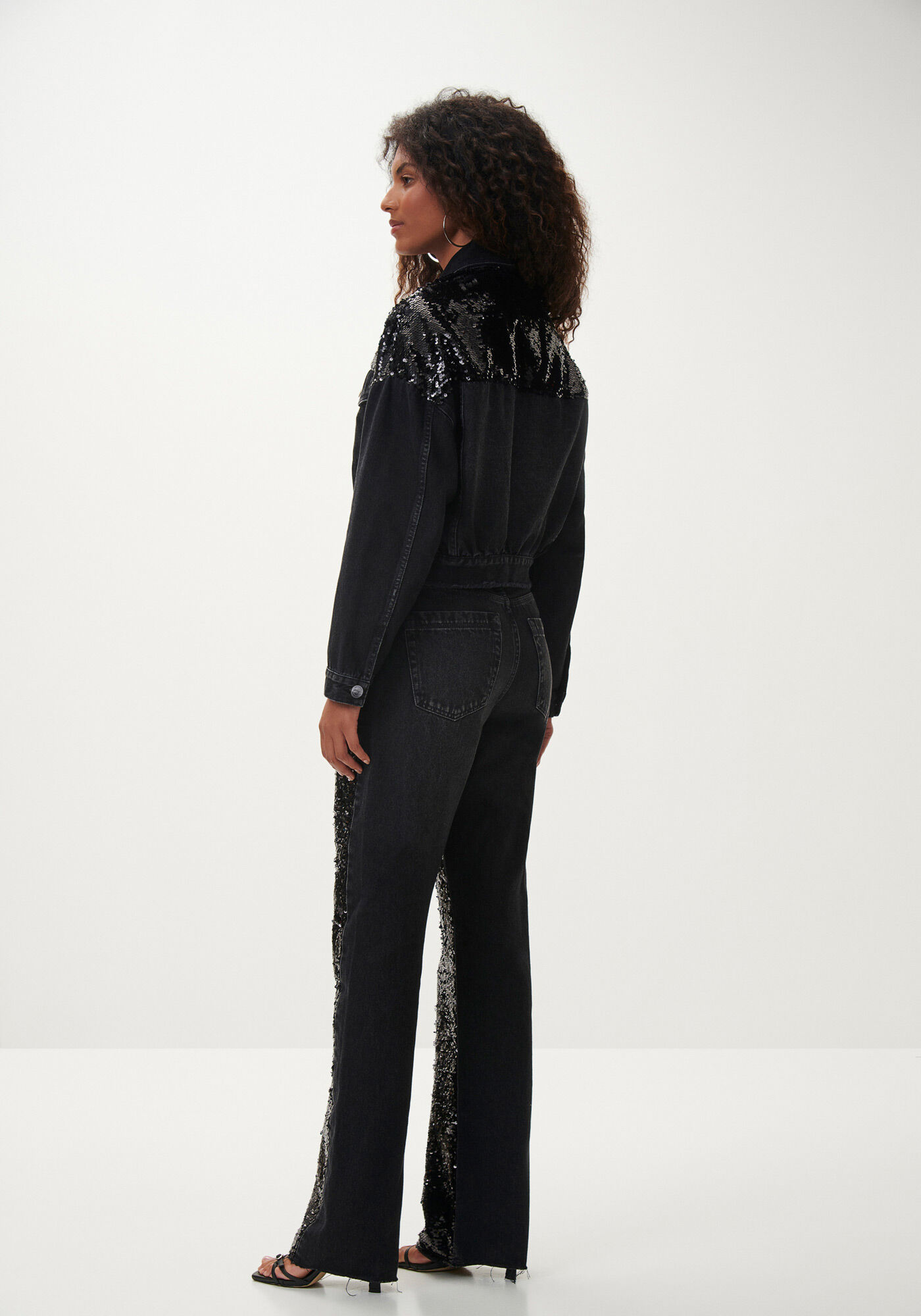 Jaqueta Jeans Preta com Paet&ecirc;s, , large.