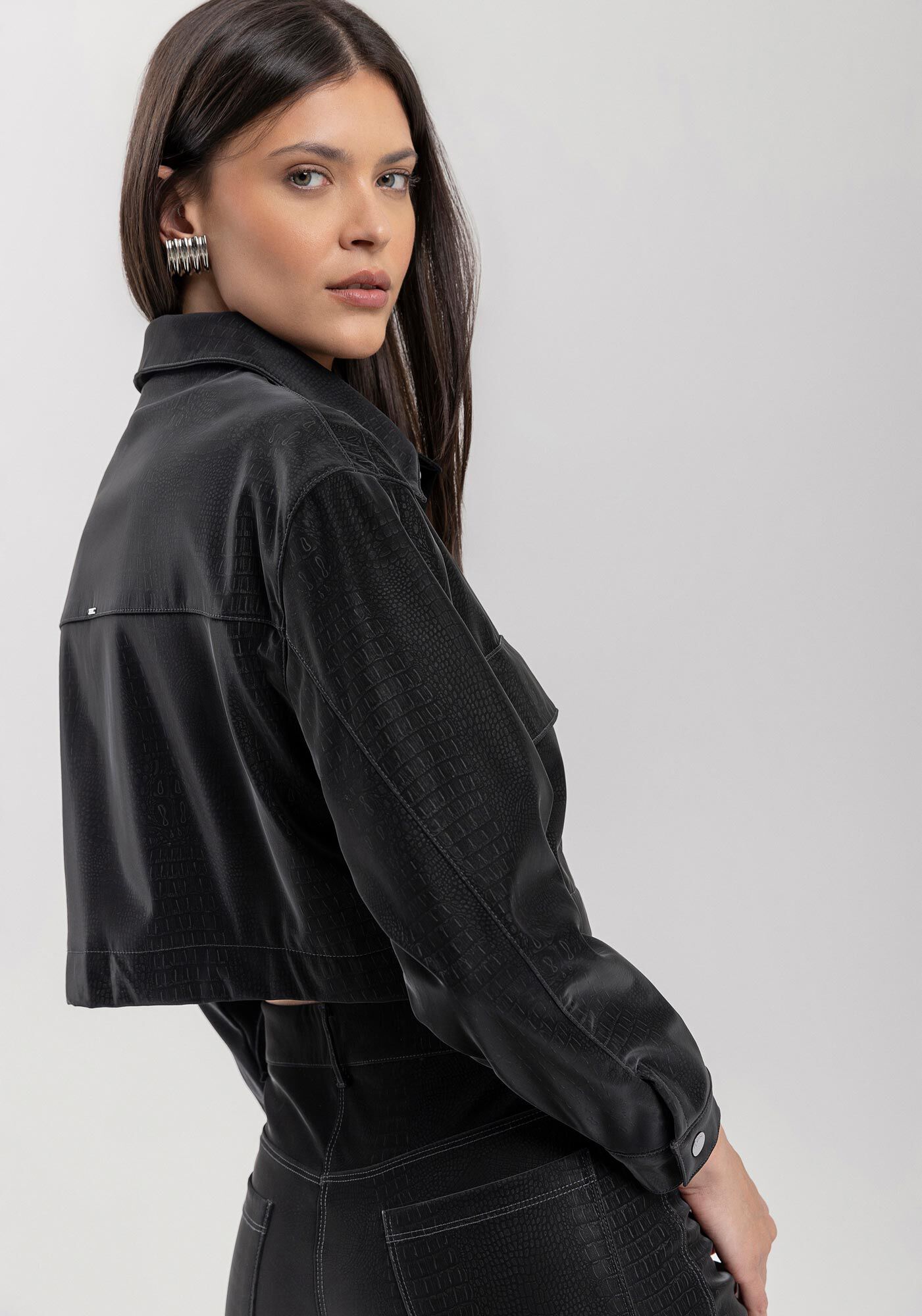 Jaqueta Curta Com Bot&otilde;es Em Malha Leather, , large.