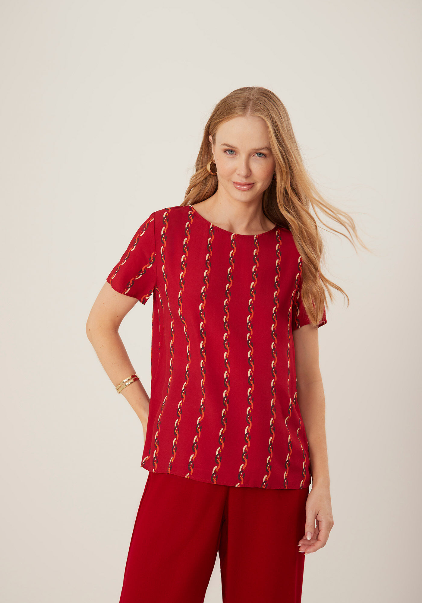 Blusa B&aacute;sica Estampada Em Viscose Com Mangas Curtas, , large.