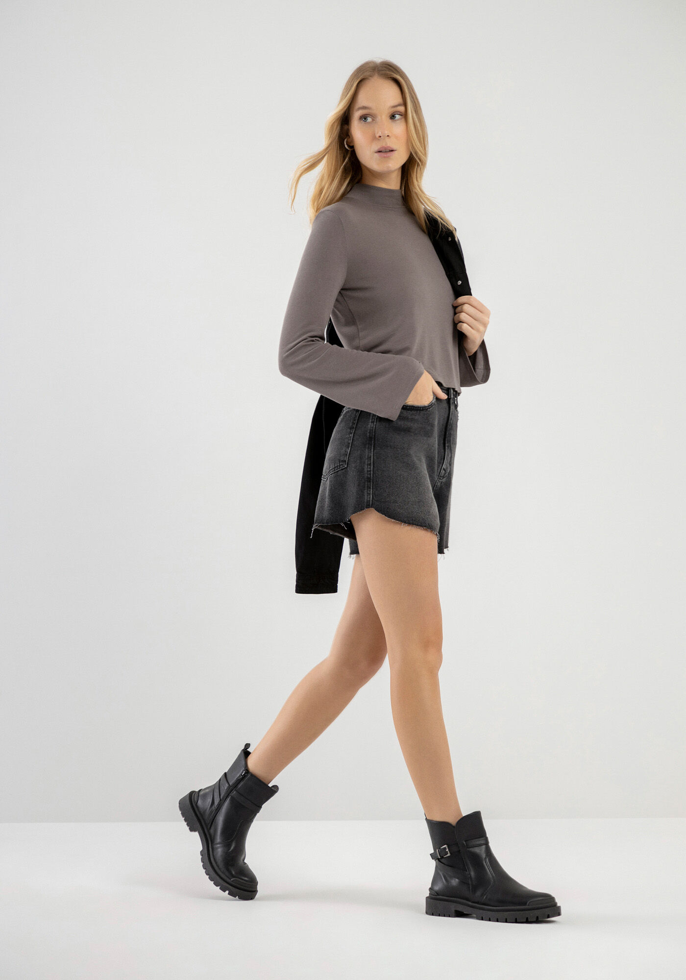 Blusa Manga Longa Flare com Gola Alta, , large.