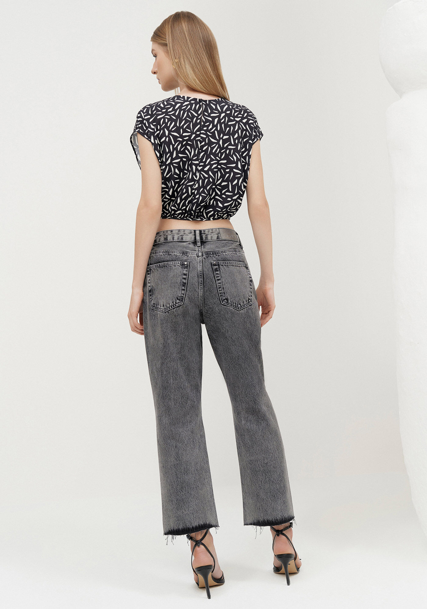 Cal&ccedil;a Jeans Reta Cropped Preta Estonada, , large.