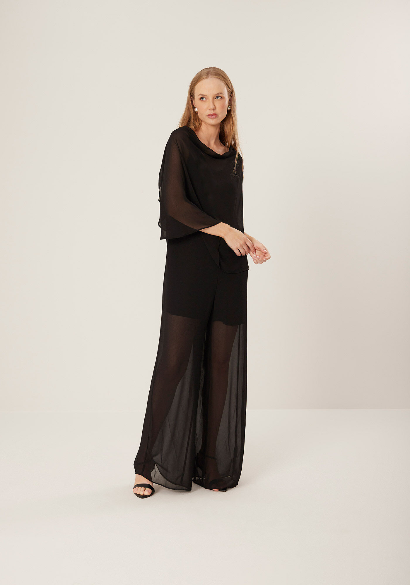 Macac&atilde;o Longo Com Sobreposi&ccedil;&atilde;o Em Crepe Com Toque De Seda, PRETO, large.