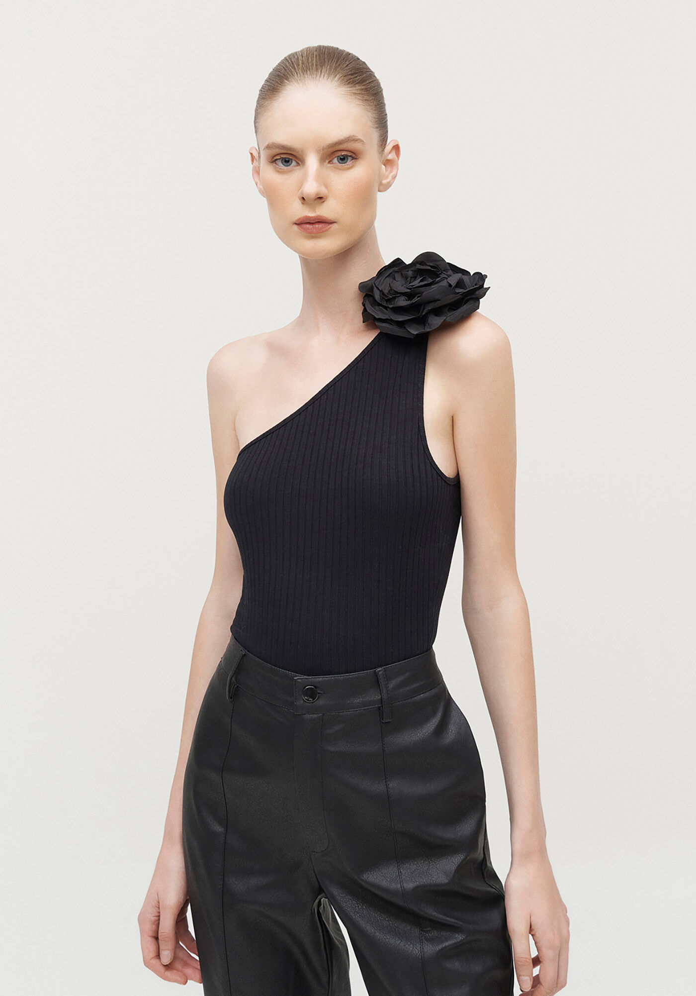 Blusa Um Ombro S&oacute; Canelada, , large.