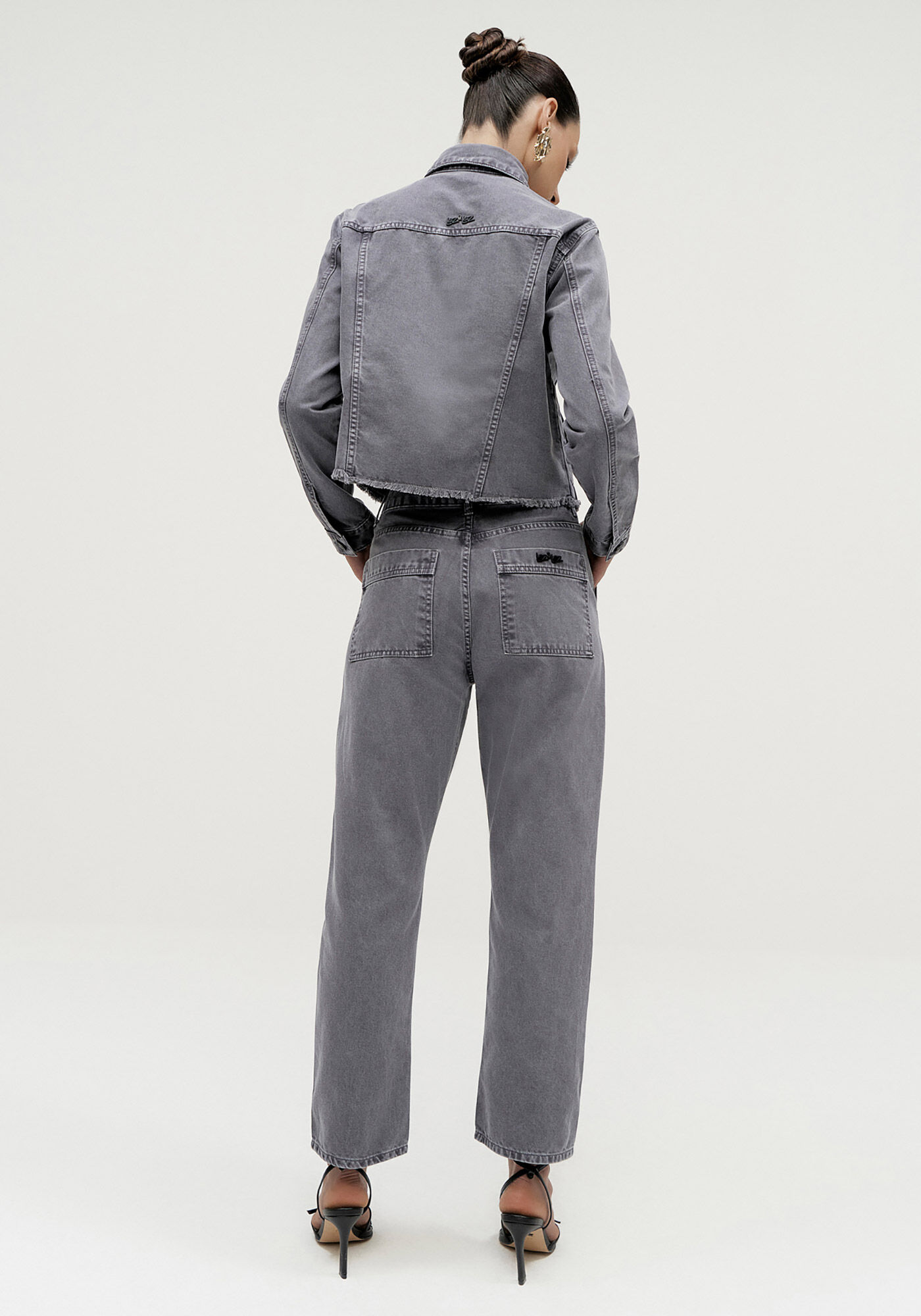 Cal&ccedil;a Sarja Reta Slim Cargo Cropped, CINZA LAVANDER BLUSH, large.