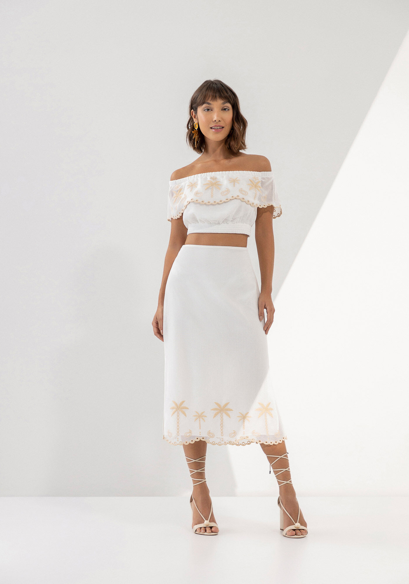 Blusa Cropped Ombro a Ombro em Tela com Bordado, , large.