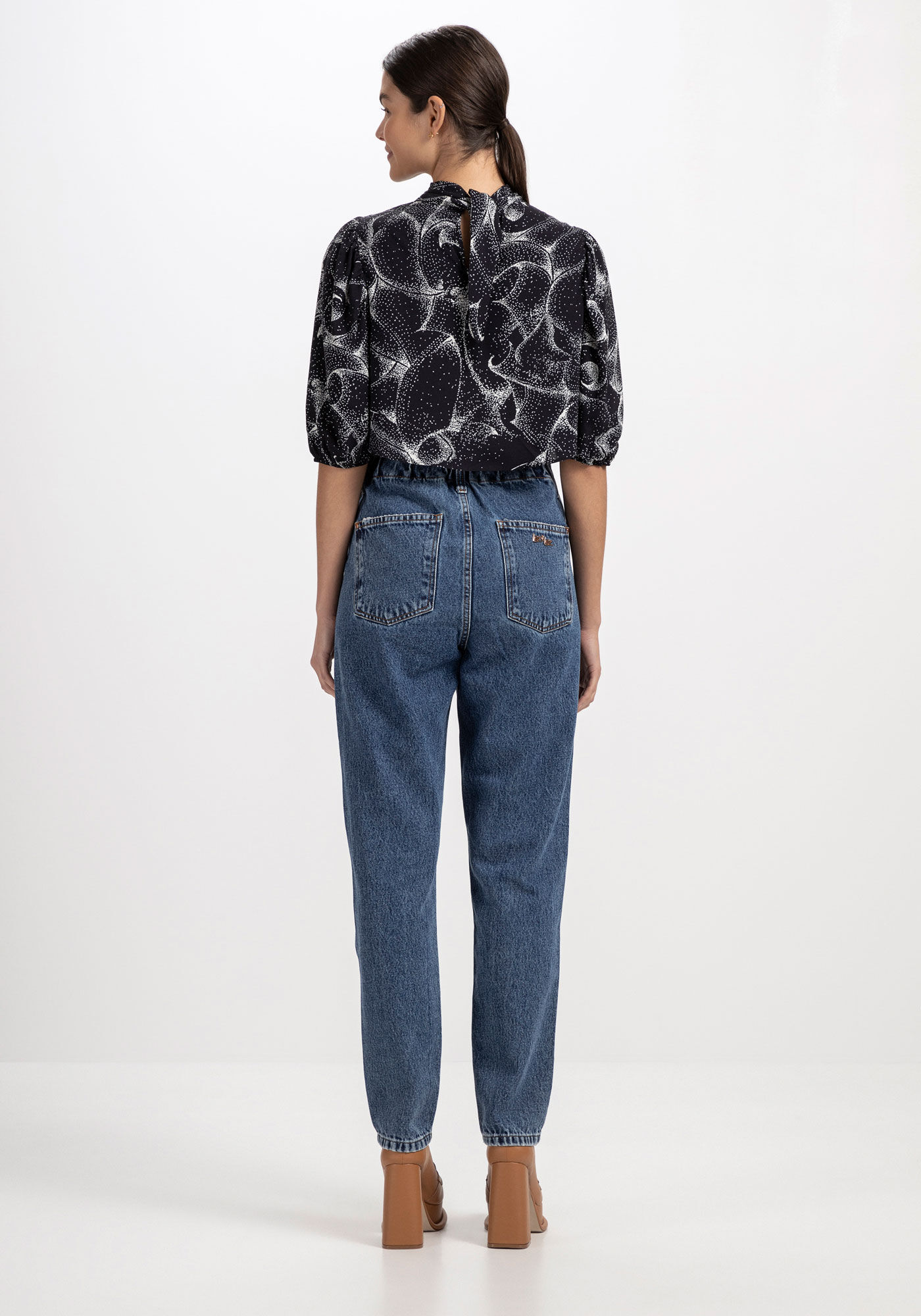 Jean mom con elastico deals