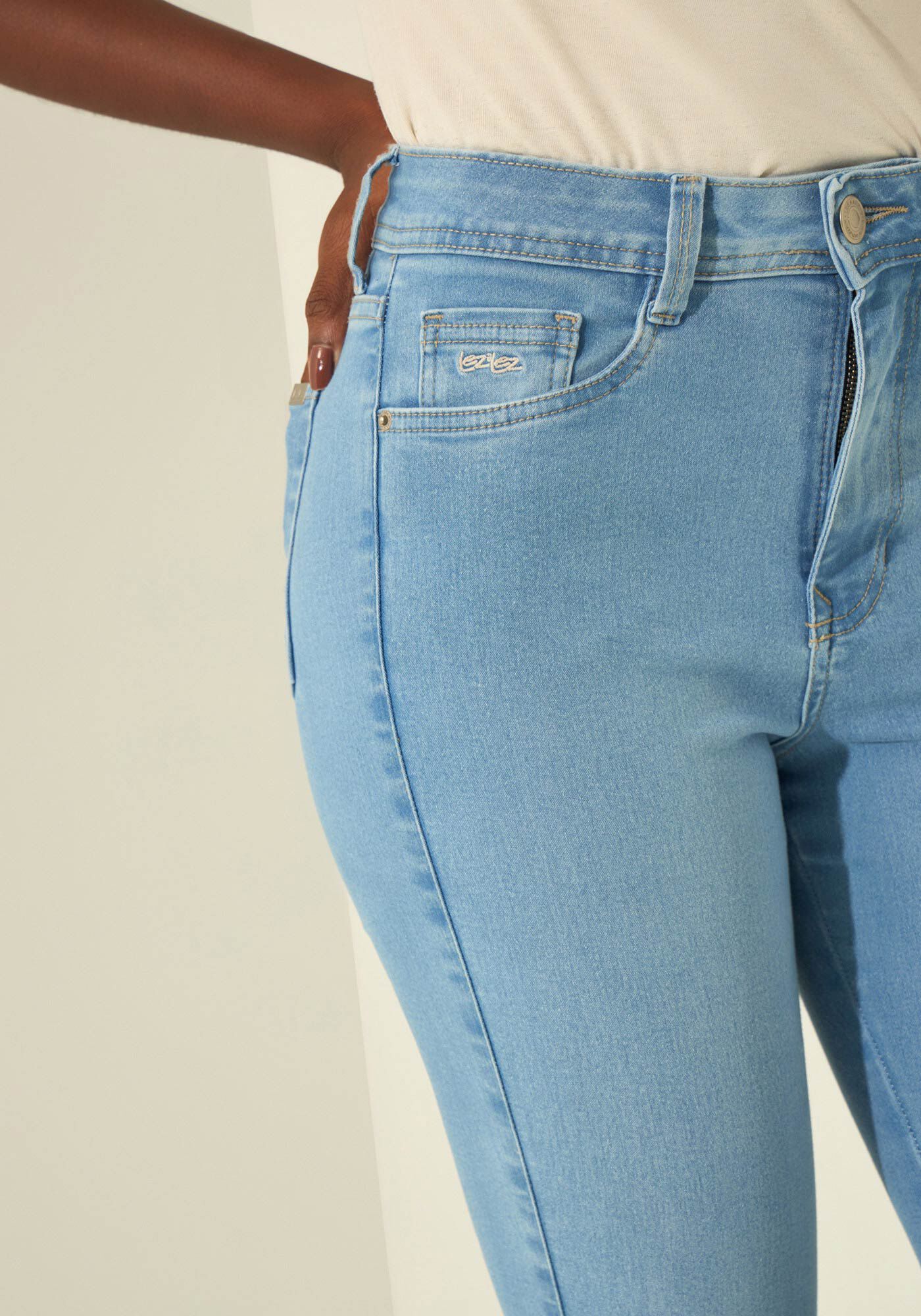 Cal&ccedil;a Jeans Skinny Cropped Com Cintura Alta E Elastano, JEANS, large.