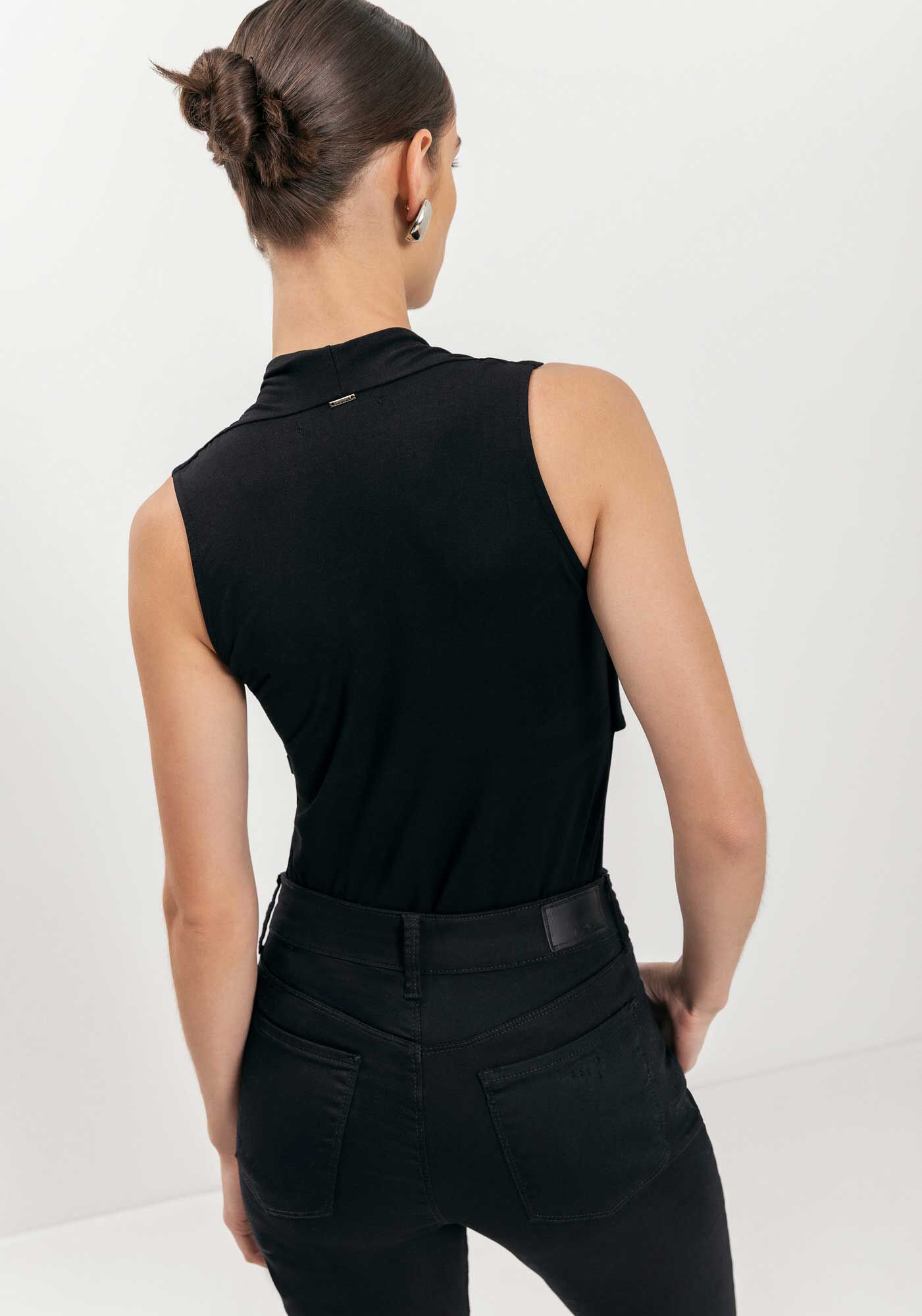 Blusa Com Decote Em V E Enfeite No Busto Em Malha Modal, , large.