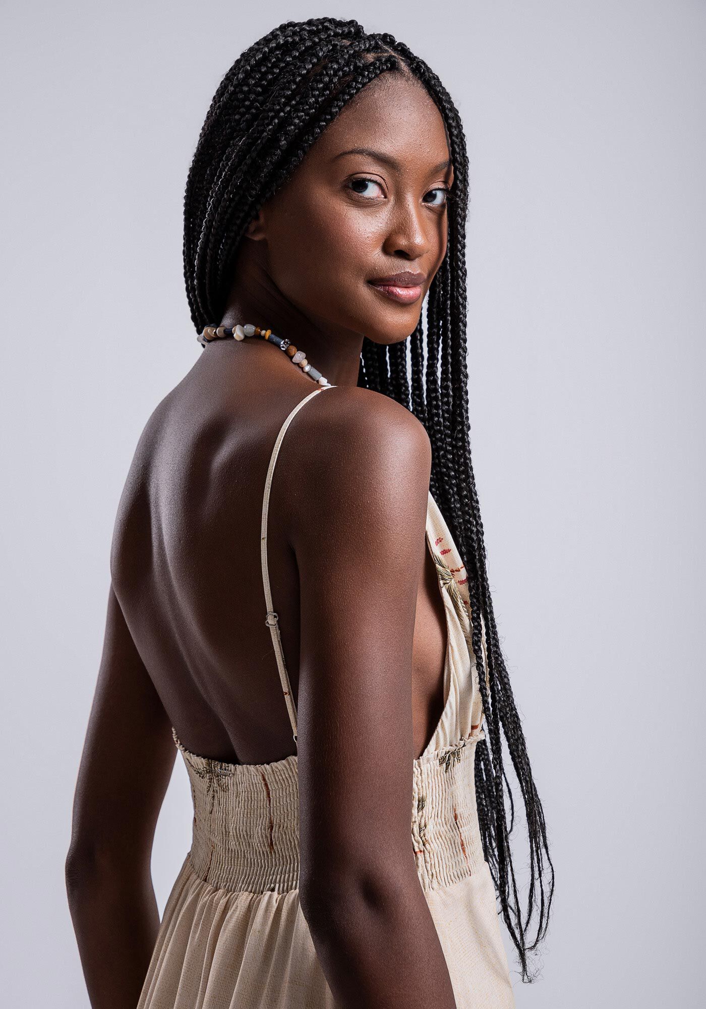 Vestido com Al&ccedil;as Longo em Viscose com Babado Sobreposto, , large.