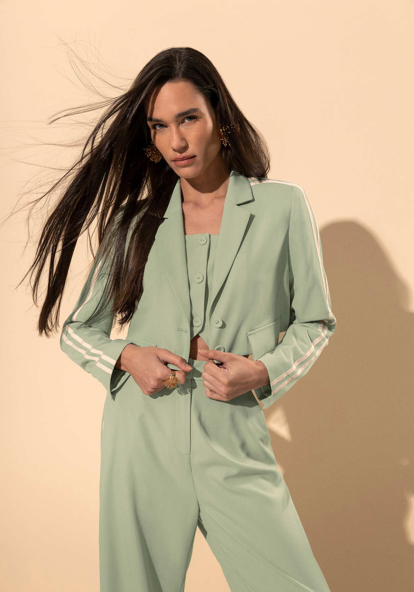 Blazer Cropped De Mangas Longas Com Listras E Lapelas, VERDE SPA, large.