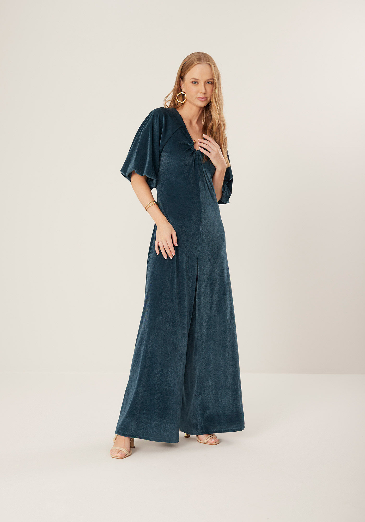 Macac&atilde;o Longo Com Mangas Amplas Em Malha De Veludo, , large.