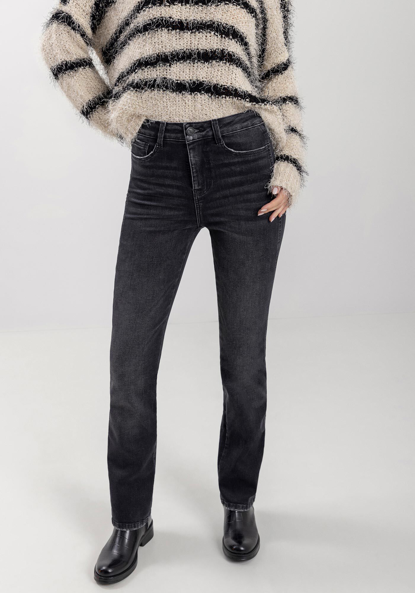 Cal&ccedil;a Jeans Reta Com Cintura Alta E Tecnologia Perfect, , large.