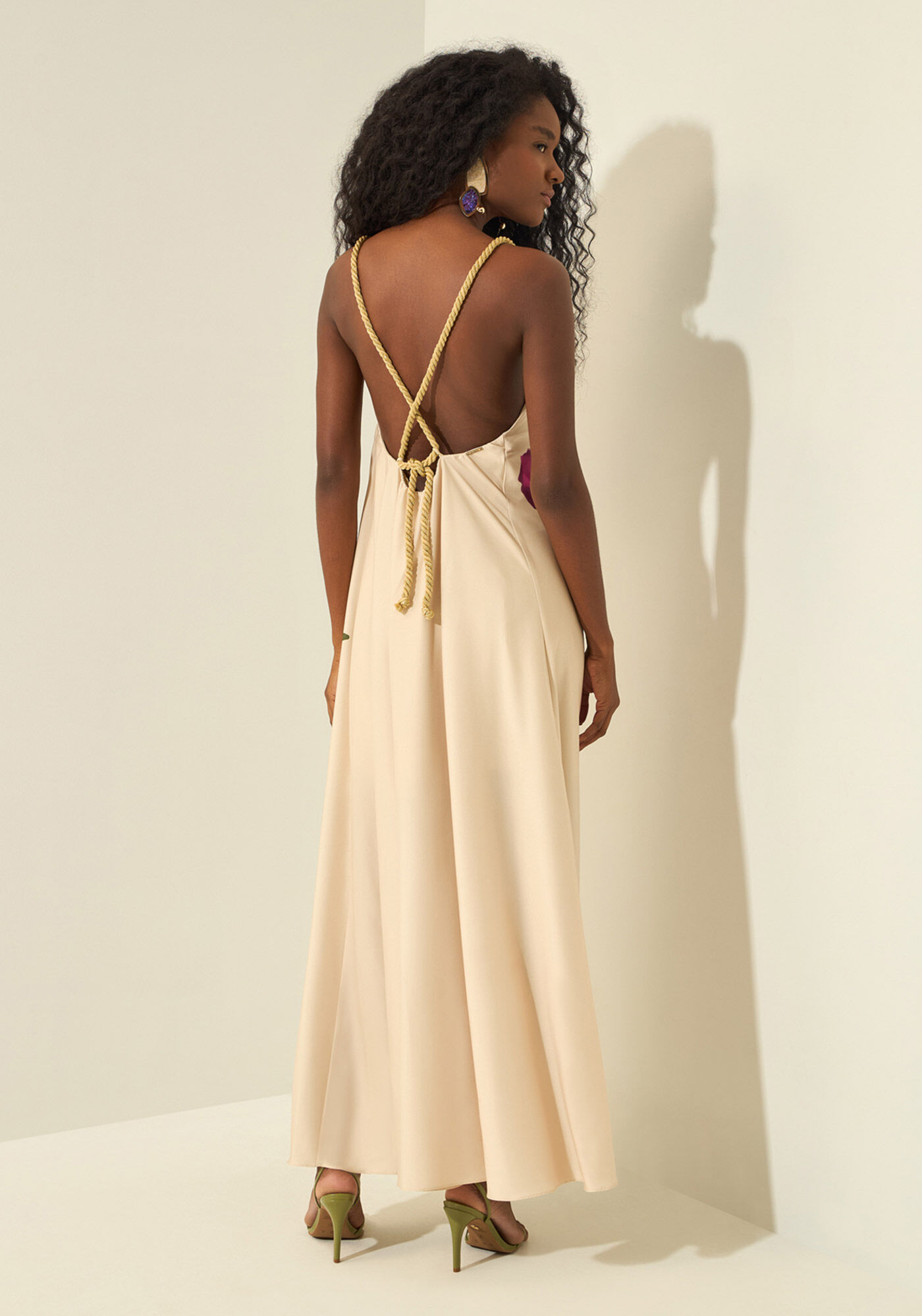 Vestido Longo Estampado Com Al&ccedil;as E Amarra&ccedil;&atilde;o, DELICADEZA BEGE, large.