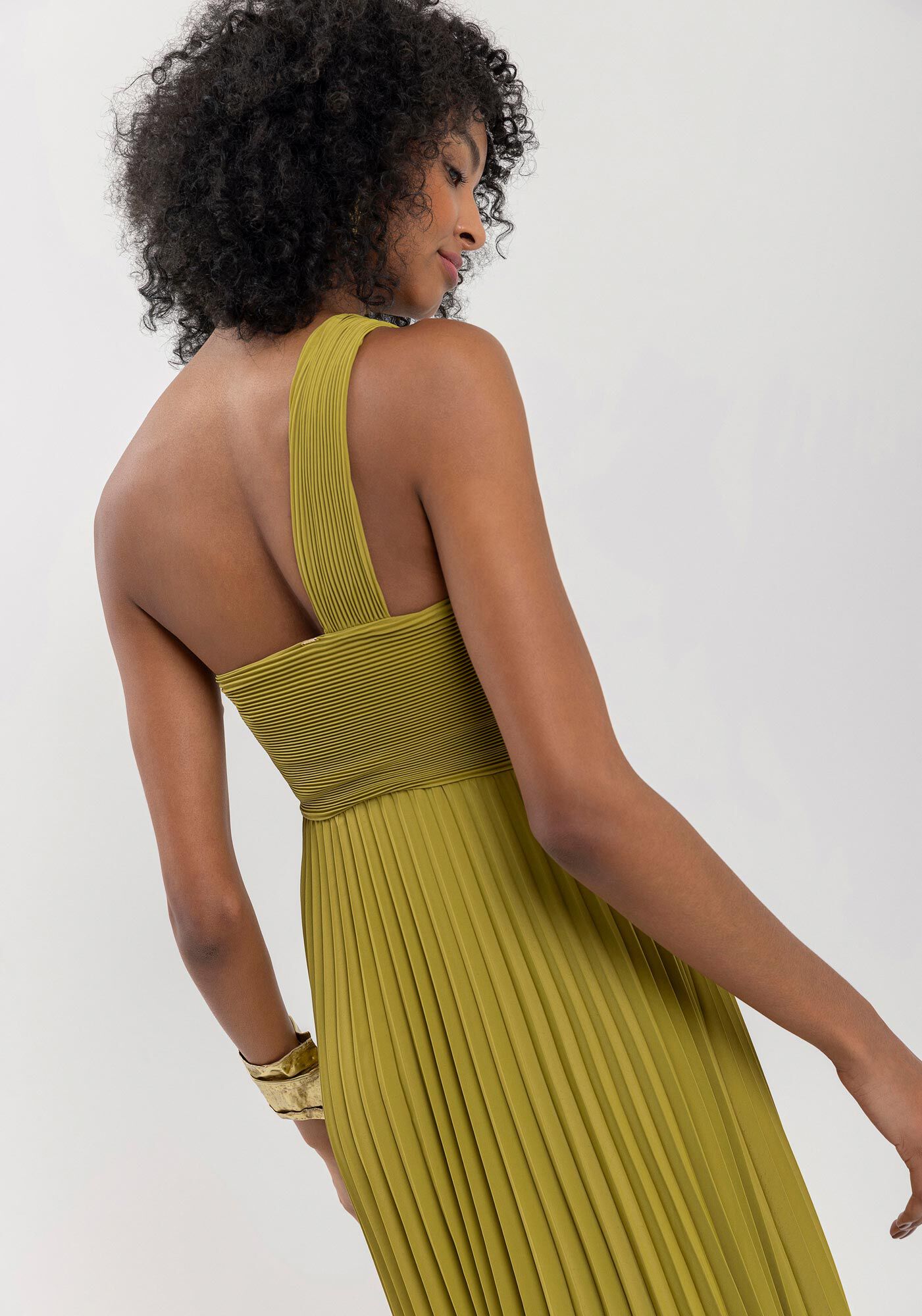Vestido Longo Plissado De Um Ombro S&oacute; Com Tor&ccedil;&atilde;o Frontal, VERDE NEW SOFT, large.