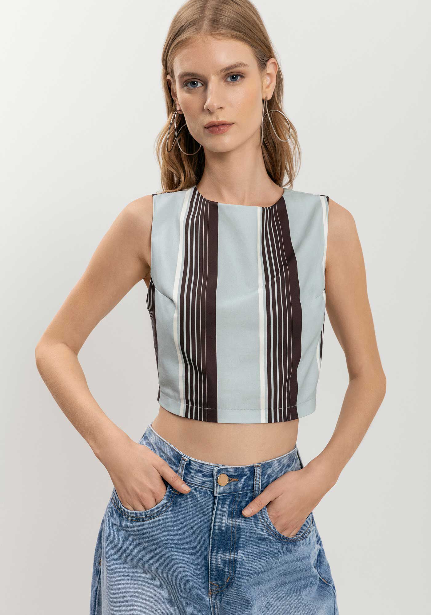 Blusa Curta Estampada Em Algod&atilde;o Com Decote Posterior, , large.