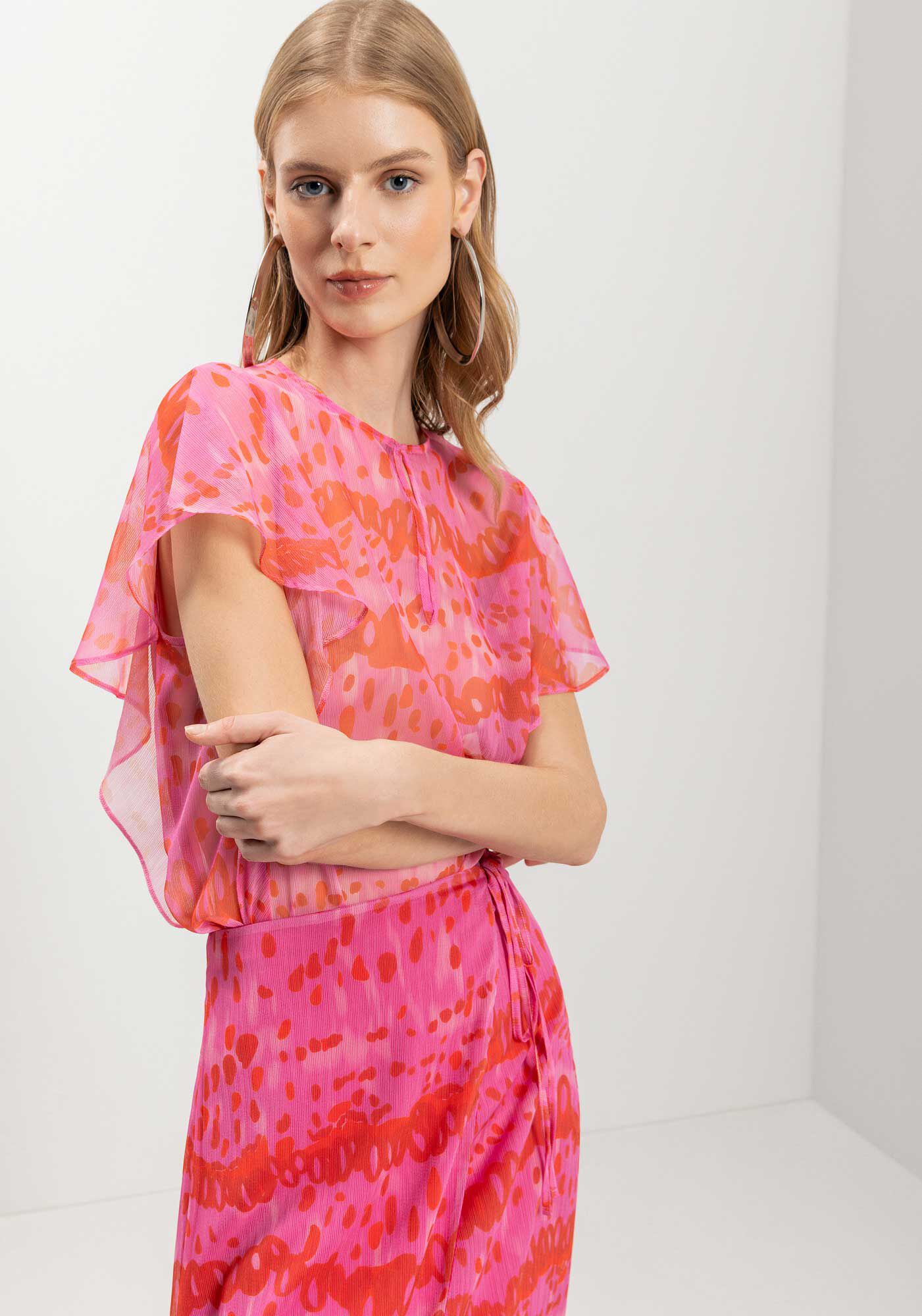 Blusa Fluida Estampada Com Babados E Transpar&ecirc;ncia, , large.