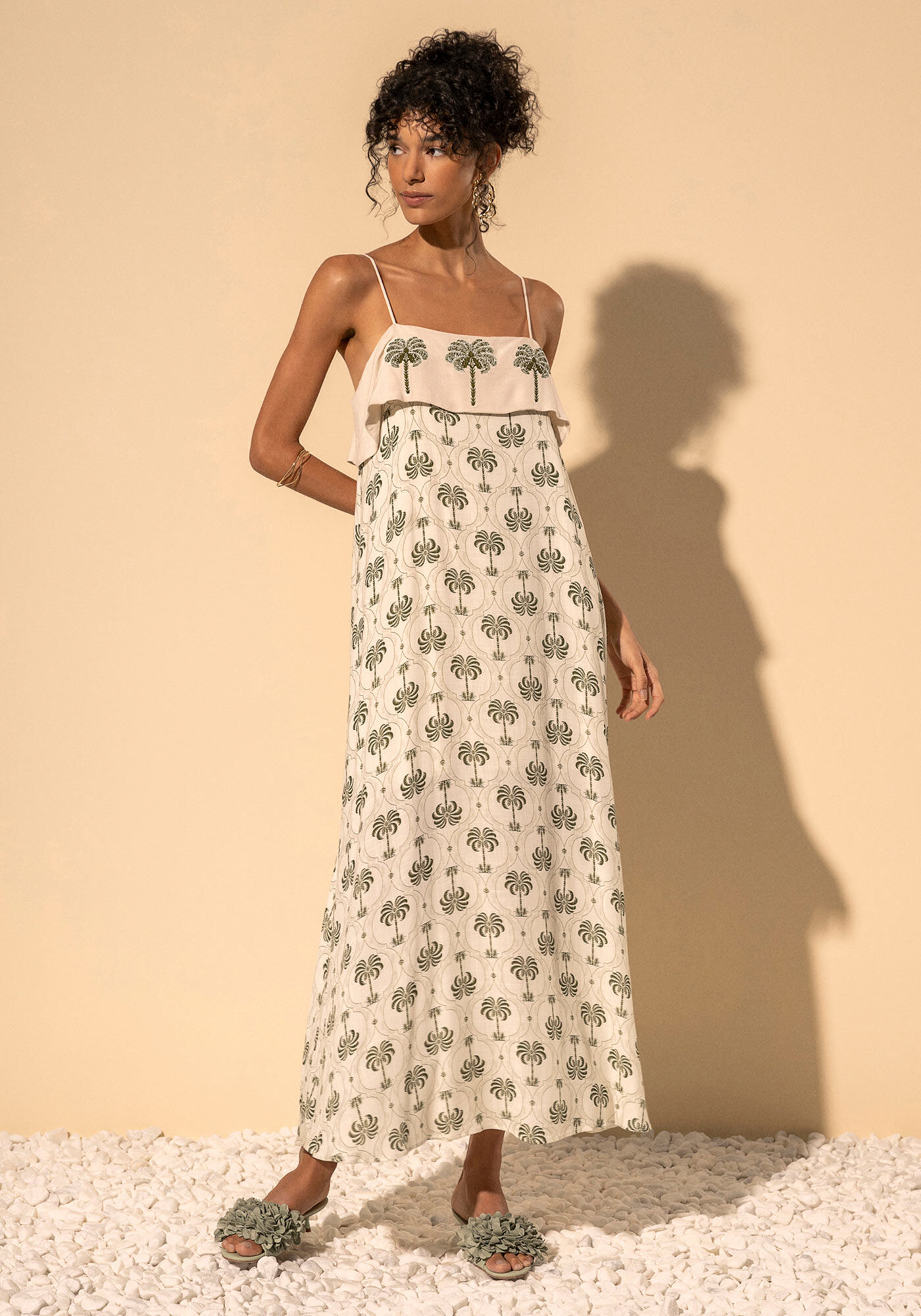 Vestido Ch&aacute; Estampado Com Al&ccedil;as Finas E Decote Reto, MAXI PALM VERDE, large.