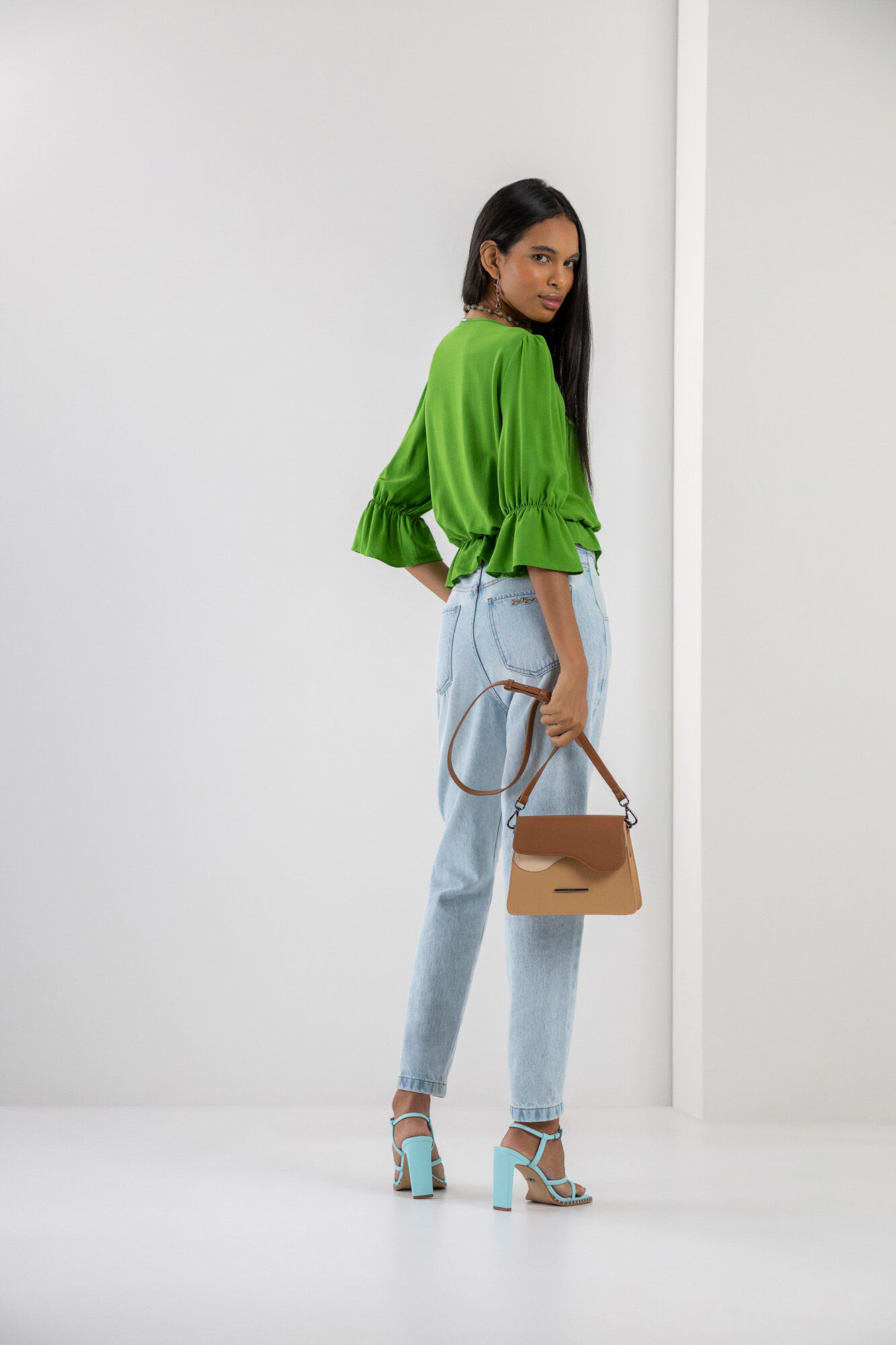 Blusa em Viscose com Bordado e Franzido, , large.