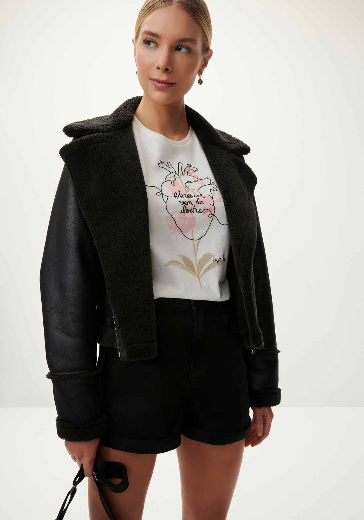 T-shirt em Malha Respons&aacute;vel com Bordado Cora&ccedil;&atilde;o, , large.