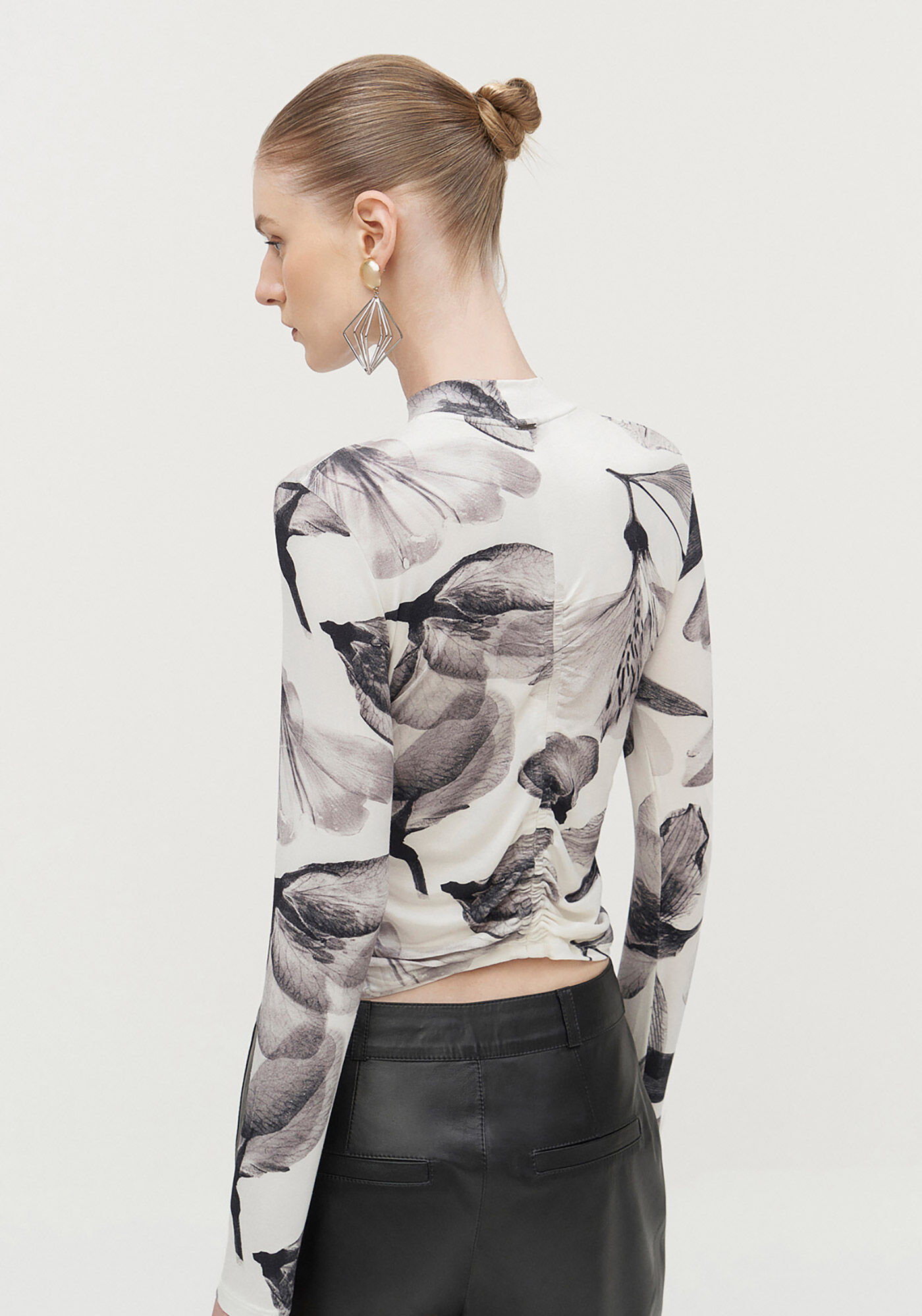 Blusa Manga Longa Estampada com Franzido, , large.