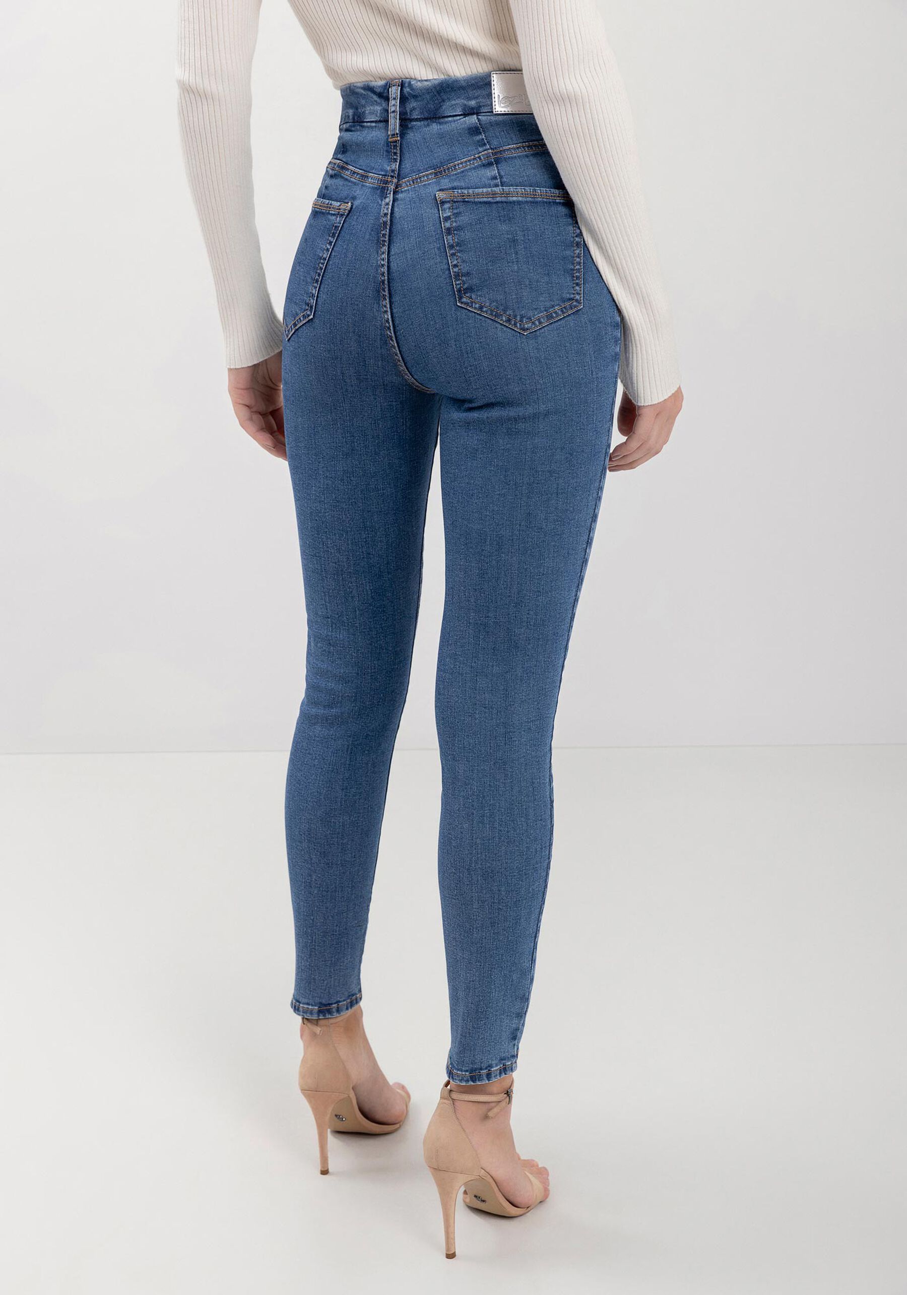 Calça Jeans Skinny Com Cós Alto E Tecnologia Contour, . Calça Jeans Skinny Com Cós Alto E Tecnologia Contour, , large.