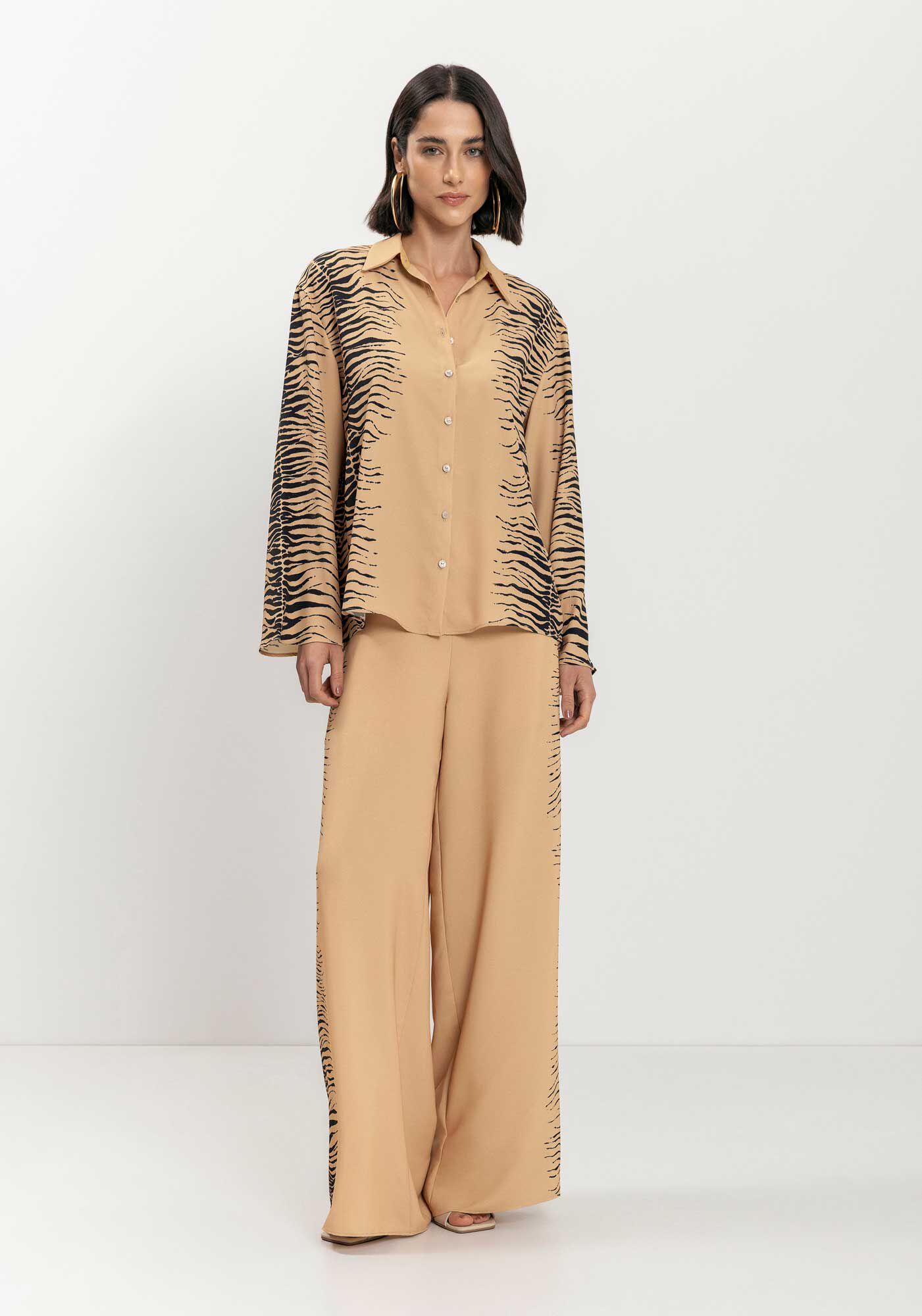 Camisa Fluida Estampada De Mangas Longas Com Bot&otilde;es, , large.